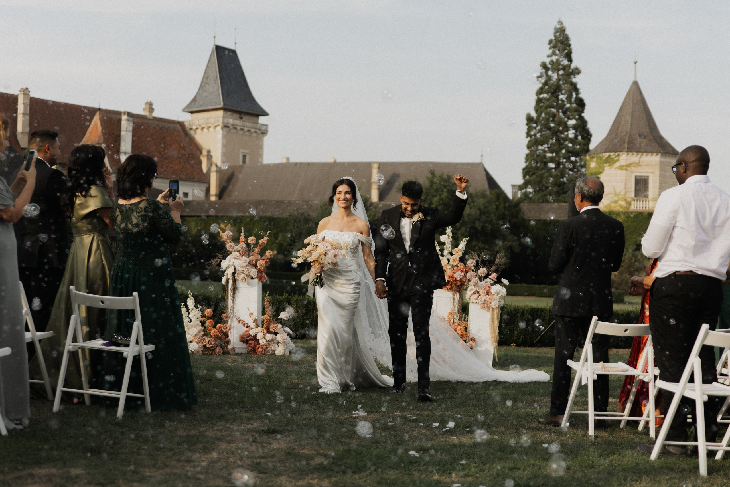 Elegant Castle Wedding in Austria | Alwin & Ruth’s Fairytale Celebration. Wedding photographer and videographer based in Timisoara, Romania