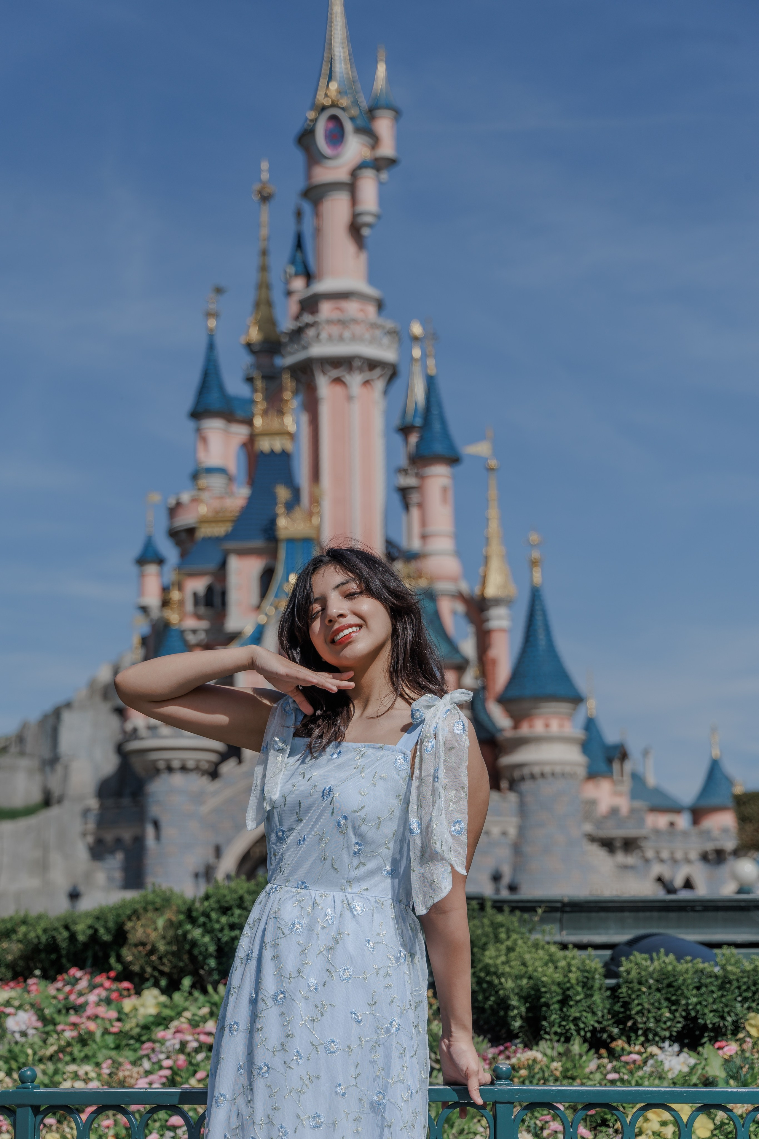 Paris Family Photographer — Artistic Family Photo & Video Experiences with Liya. Photographe à Paris