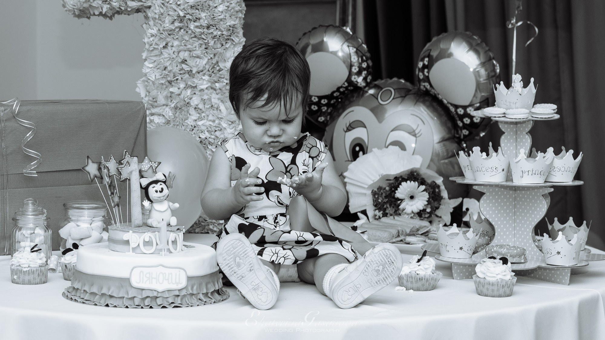 Reportaje fotográfico del primer cumple años de Lyasya. Professional photography services in Barcelona by Ekaterina Gasanova