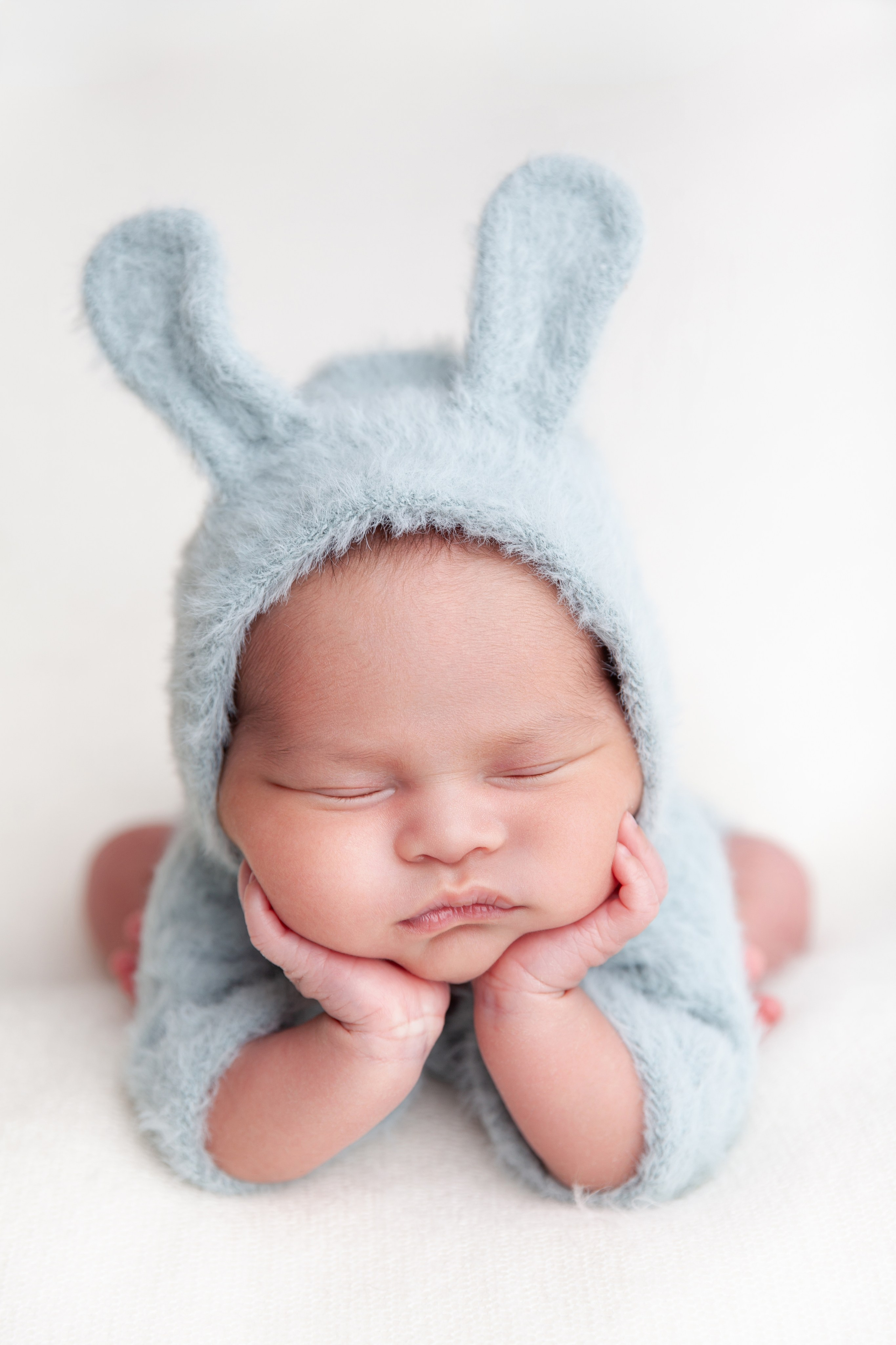 Newborn posing session. Marina Pravda Photography San Francisco Bay Area