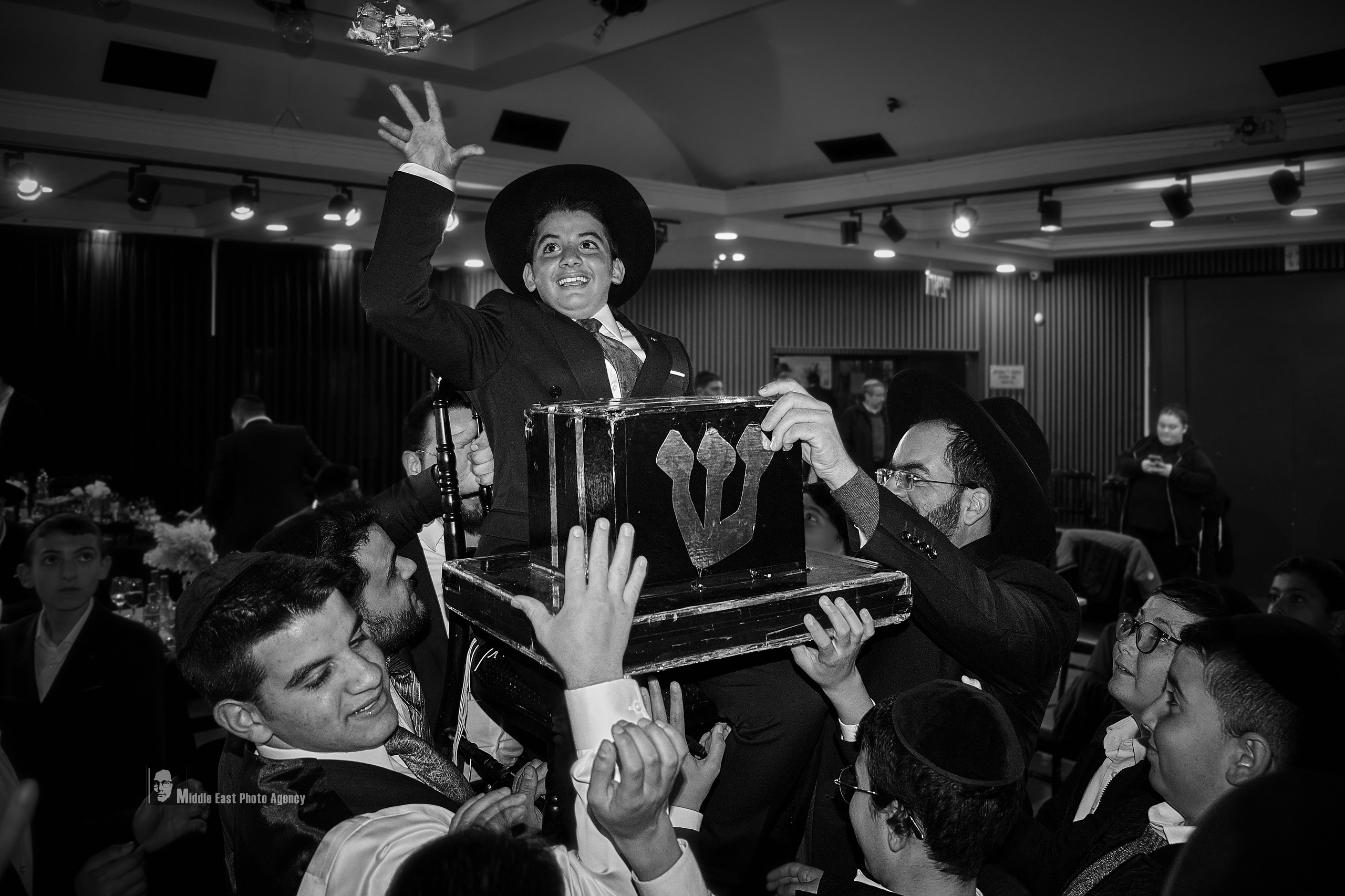 Middle East Photo Agency — Photography & Event Magnets — סוכנות צילום והדפסת מגנטים לאירועים