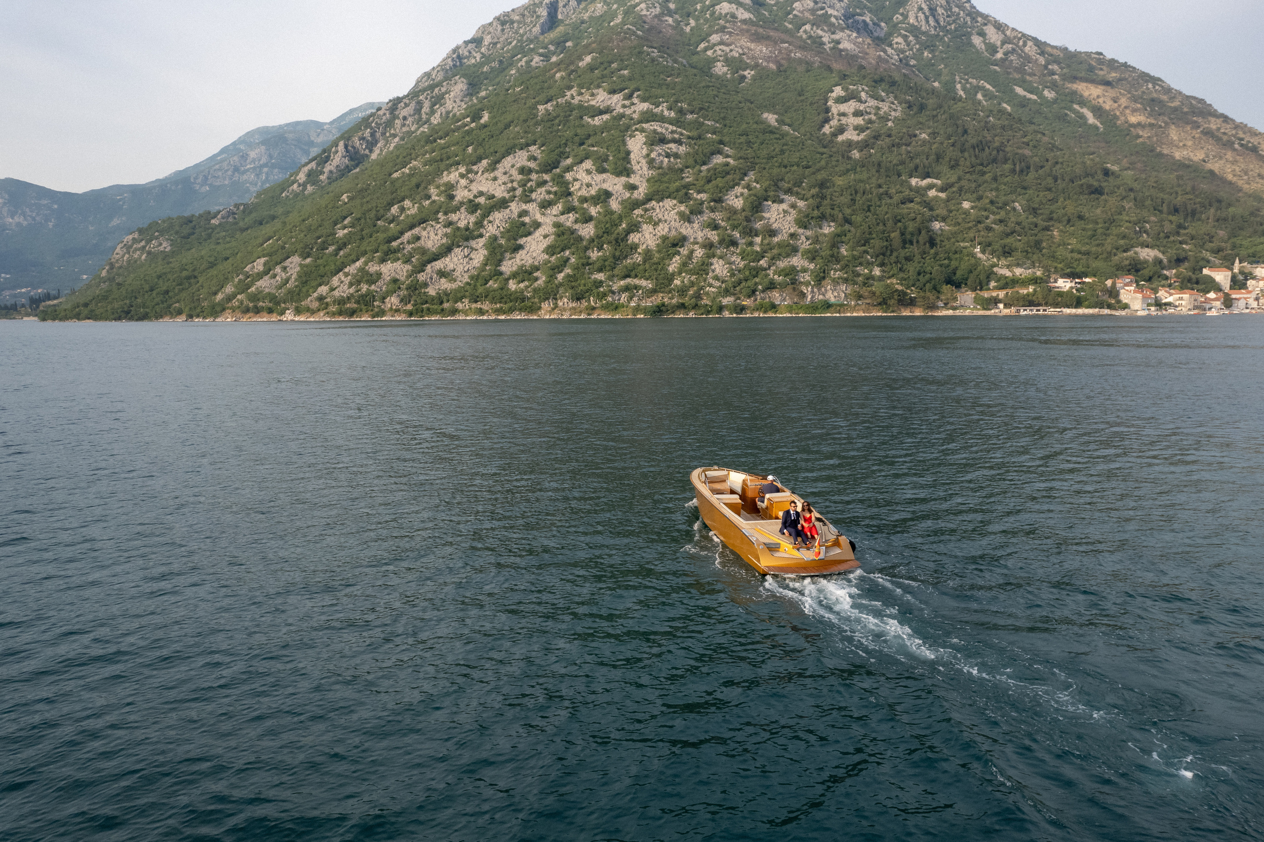 Karadağ’da Nişan Fotoğraf Çekimi: Mükemmel Anlara Rehber