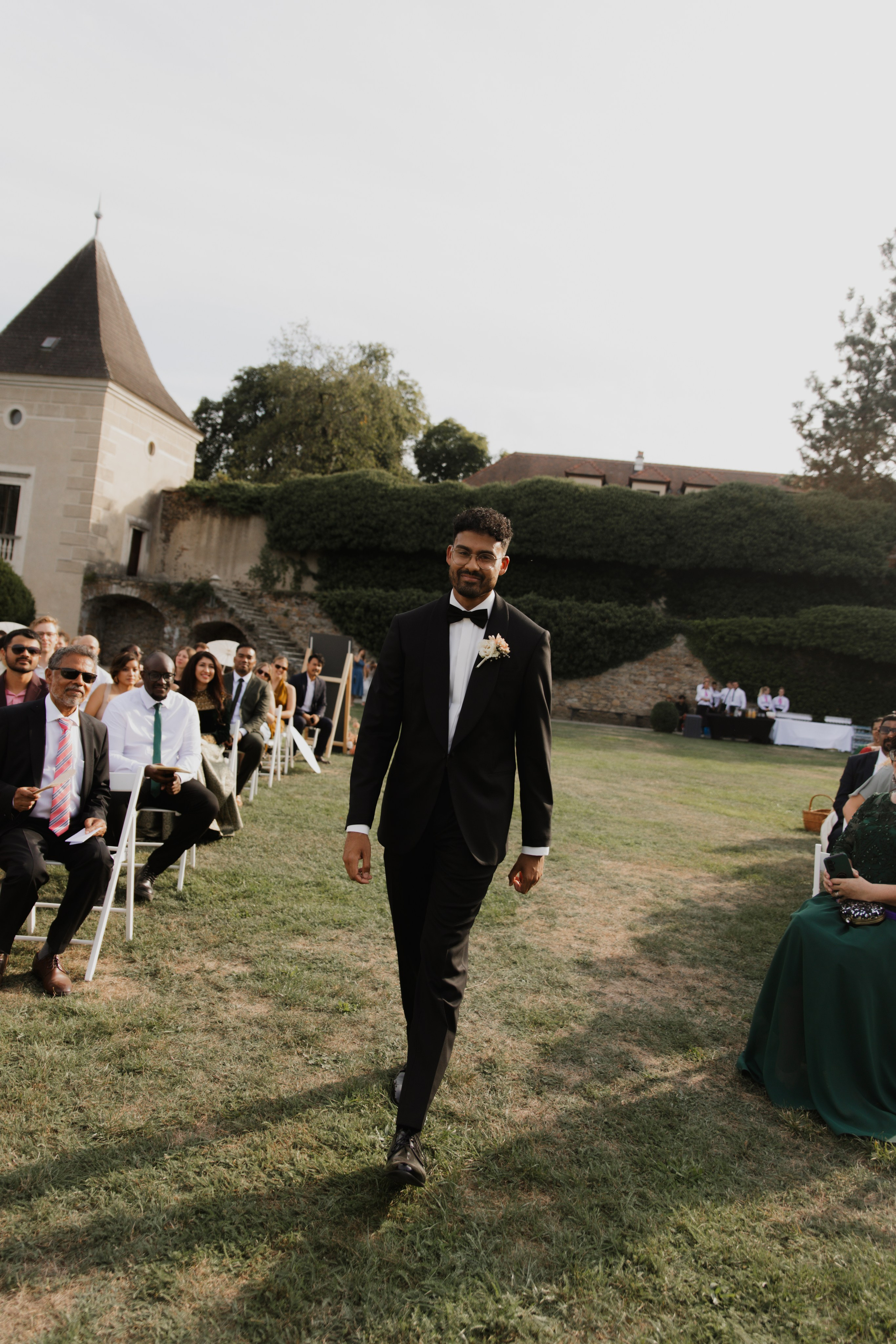 Elegant Castle Wedding in Austria | Alwin & Ruth’s Fairytale Celebration. Wedding photographer and videographer based in Timisoara, Romania