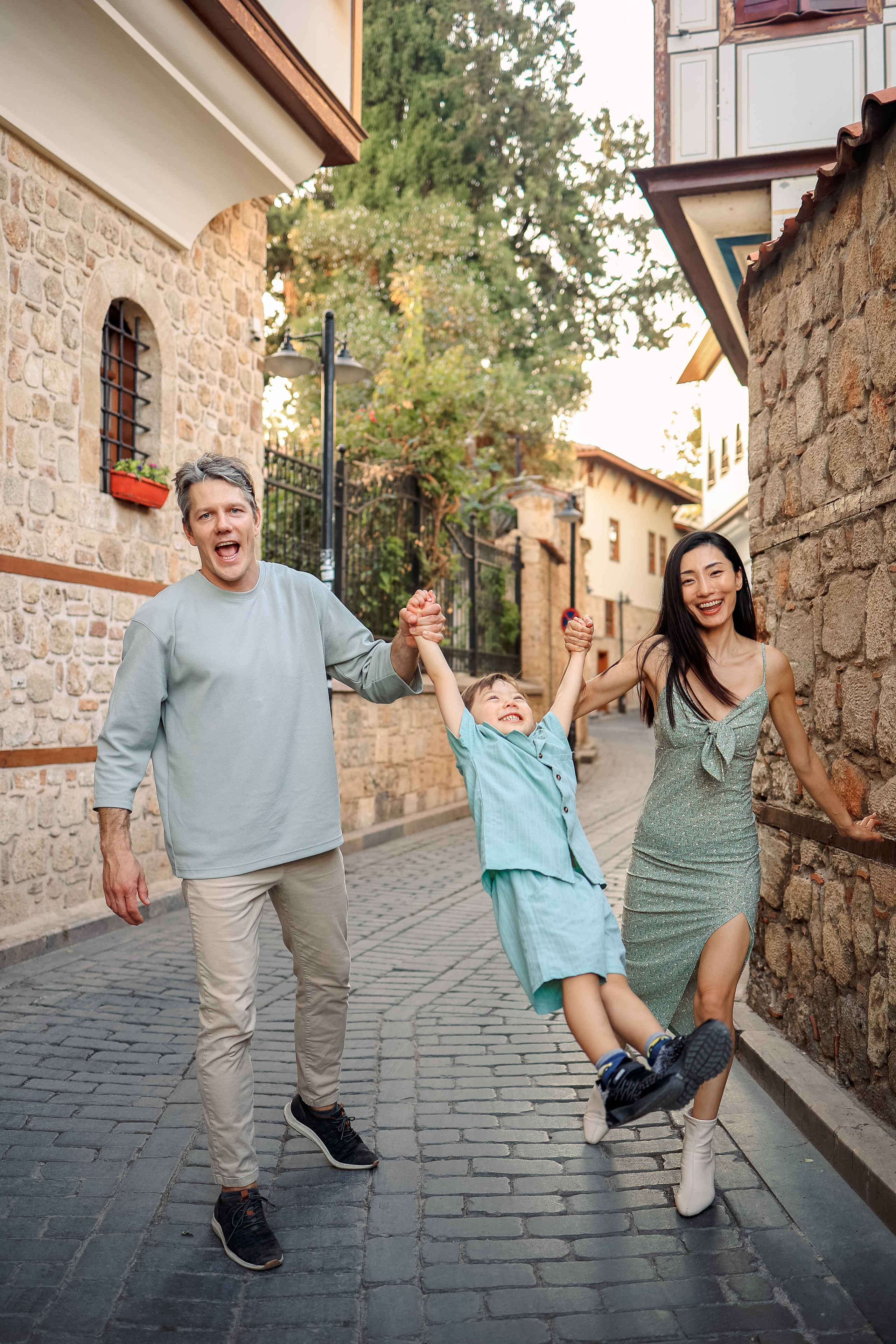 Photoshooting in old town of Antalya. Photographer in Turkey, Antalya, Kemer, Belek, Side, Kas, Fethiye