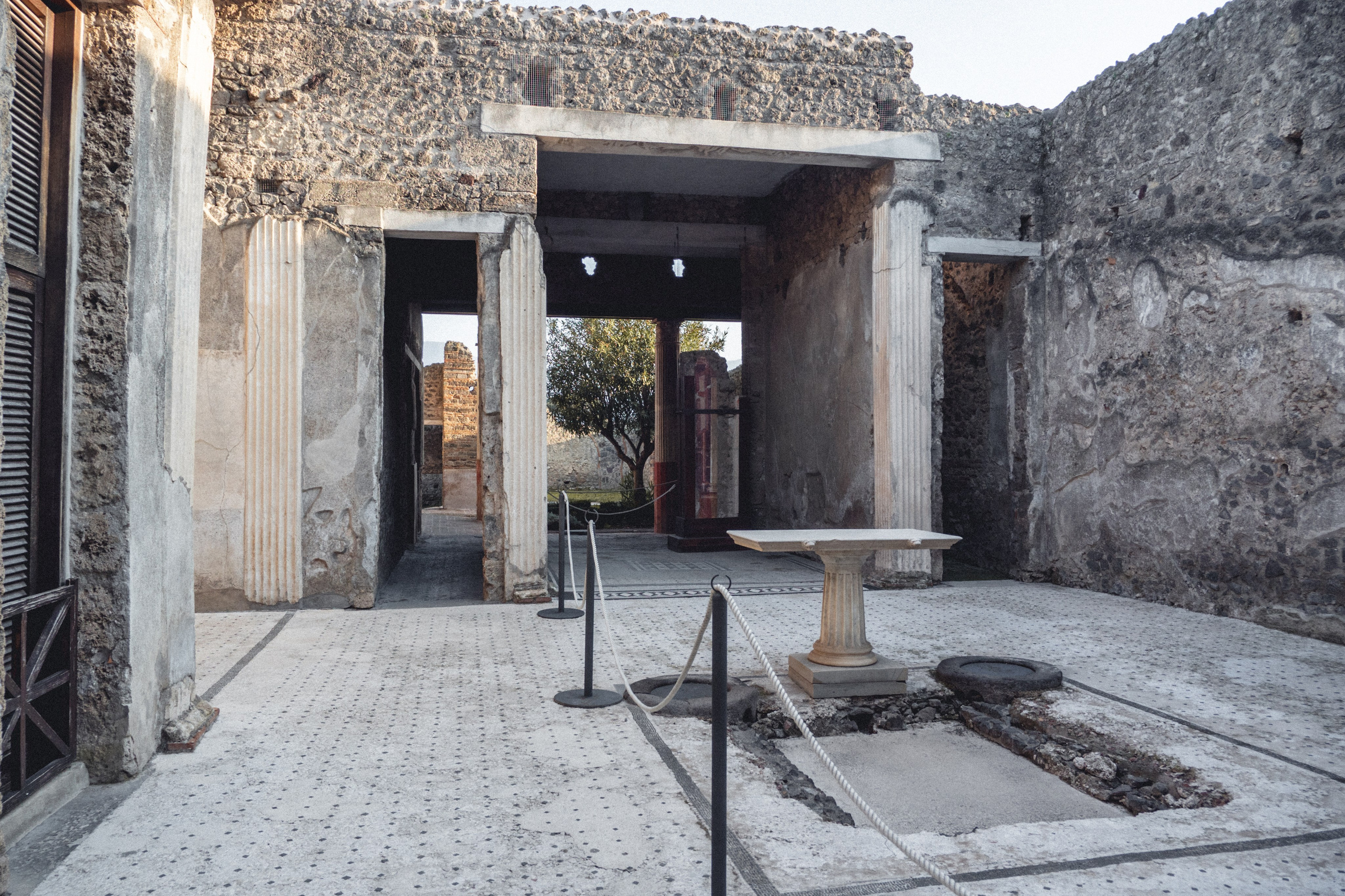Pompeii. Photographe sur Cote d’Azur. Portraits de familles, couples, enfants, événements