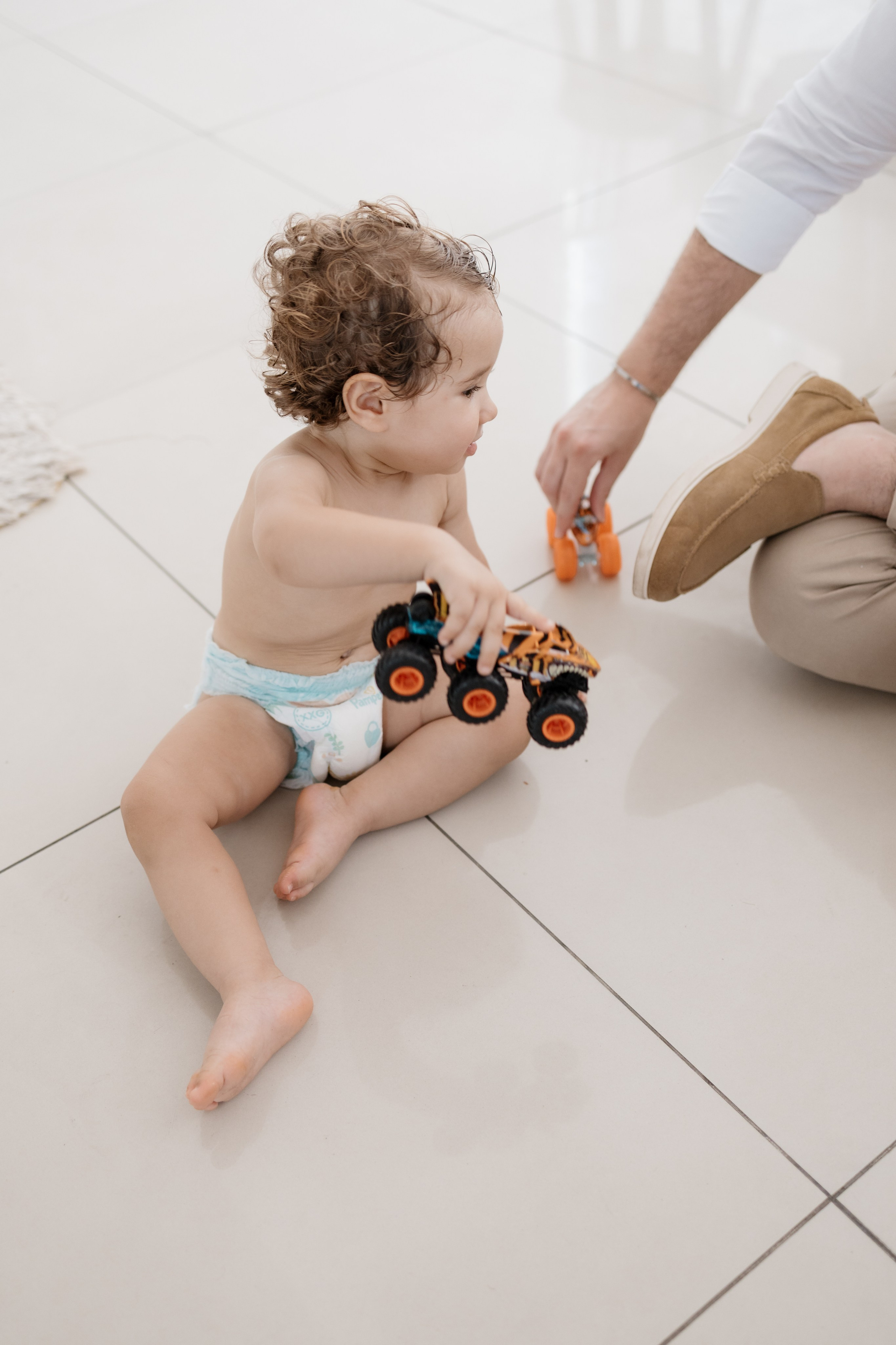 Criança se divertindo após o batizado