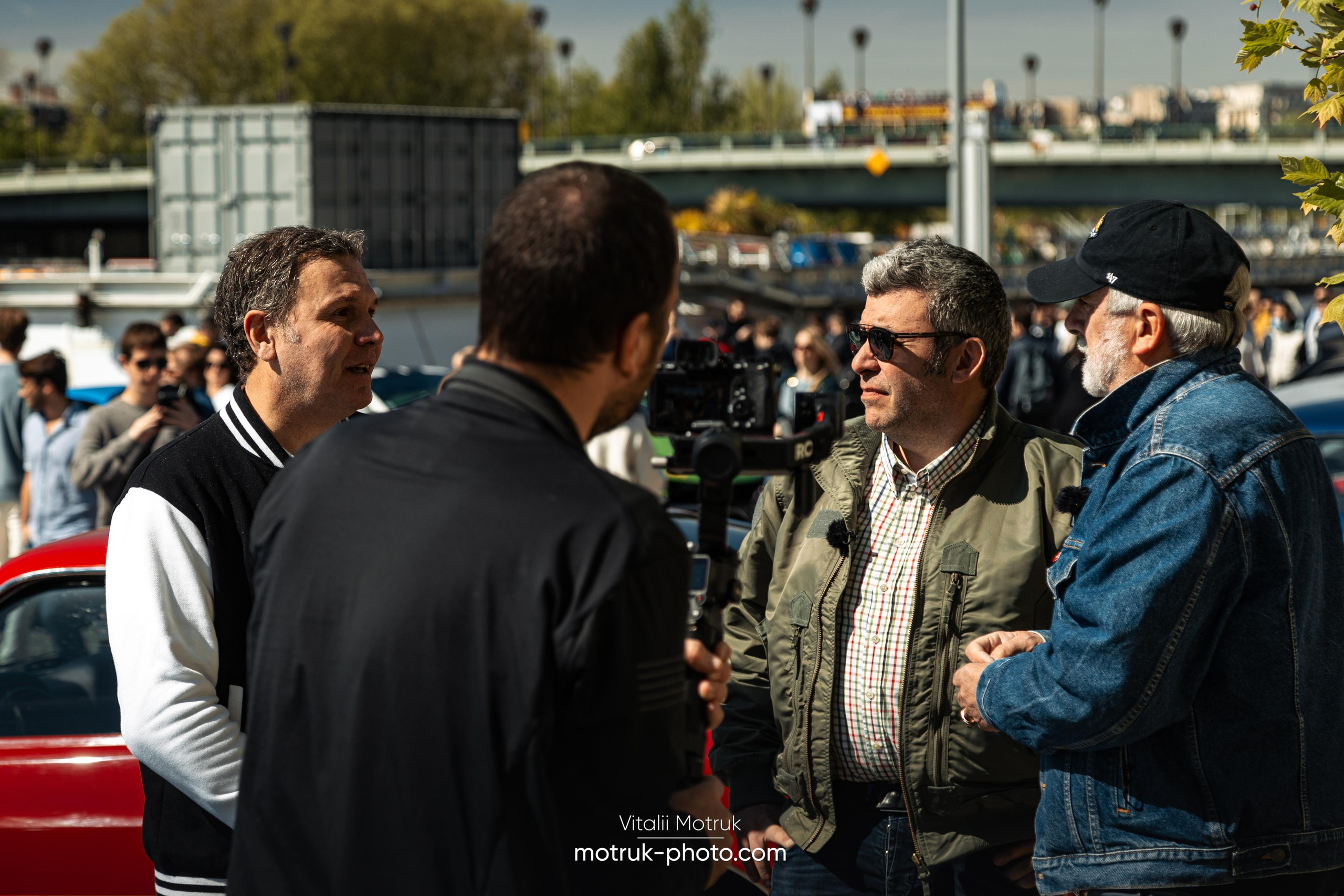 Bateaux Mouches 17 avril. Photographe de voitures à Paris — Vitalii Motruk