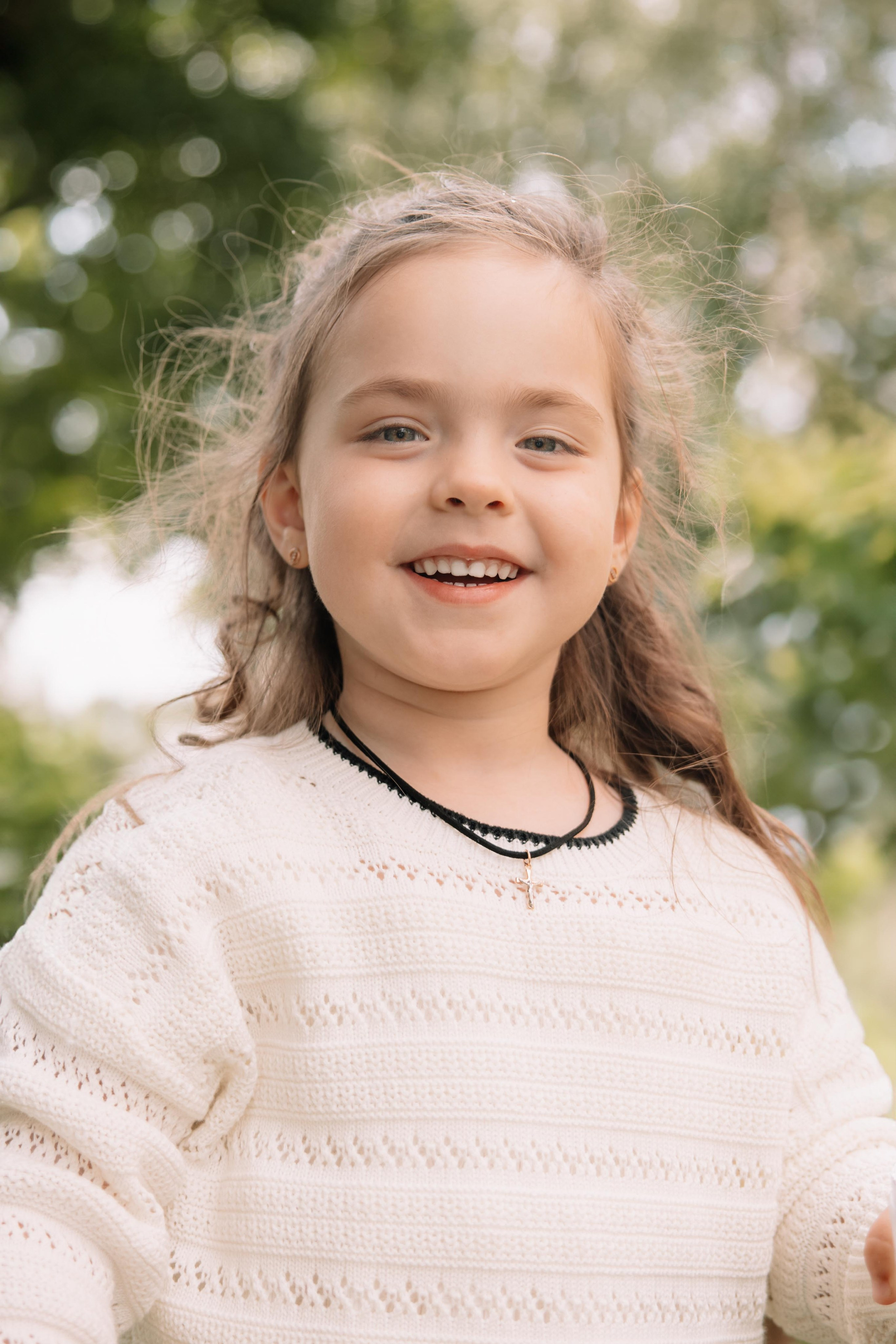 Šeimos fotosesija Vilniuje — namie, gamtoje, studijoje. Framed by Evelina | Vestuvių fotografė