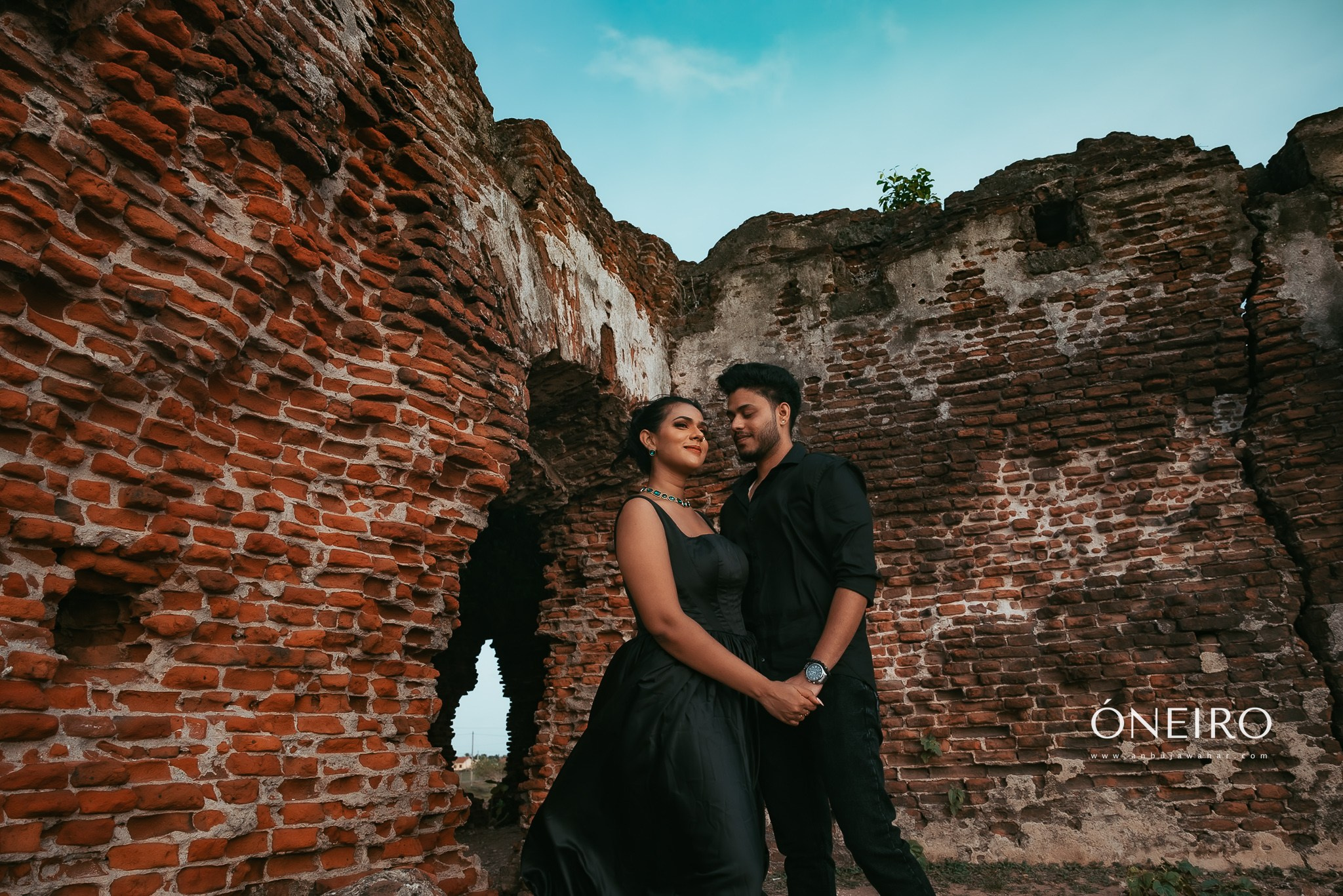 Pre wedding photography: Doric Bungalow in Arippu, Mannar, Sri Lanka
