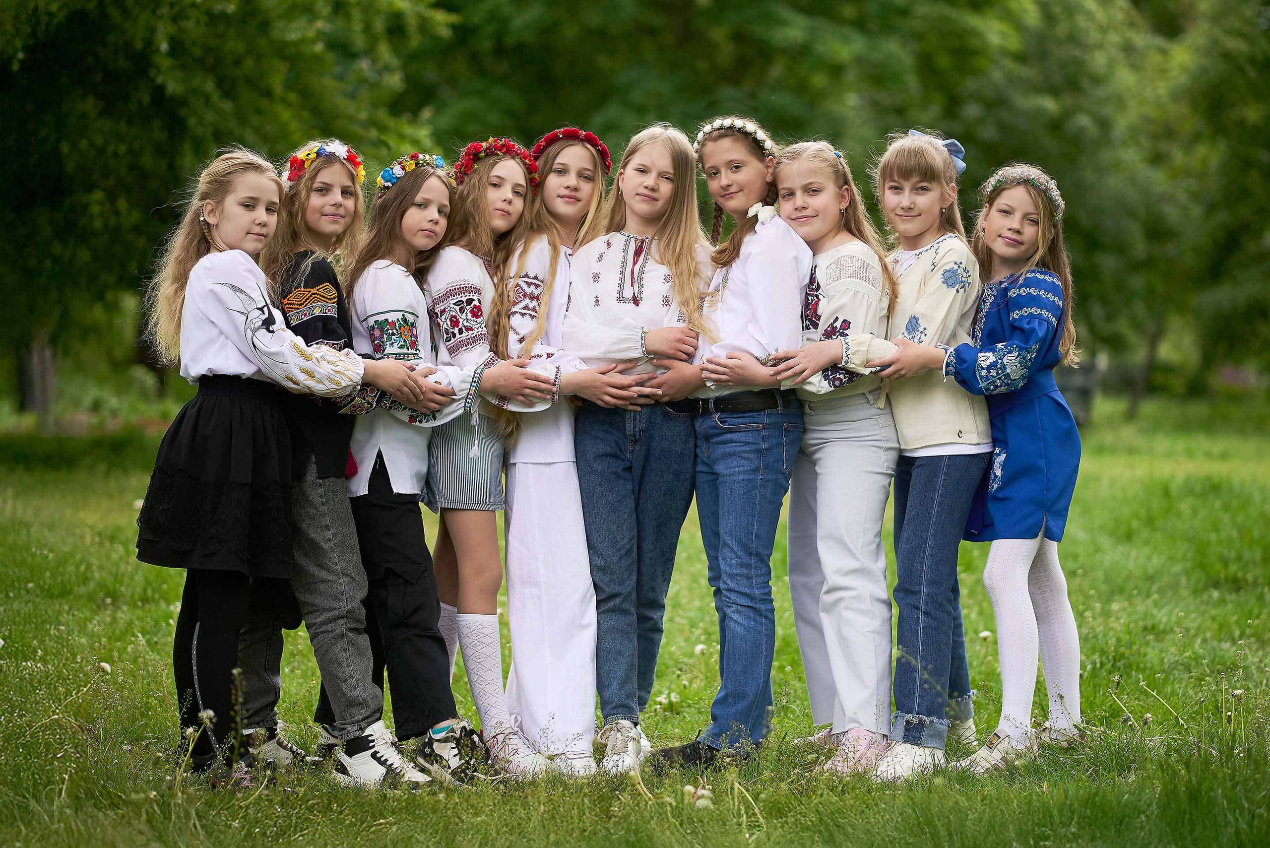 Випускні альбоми для 1- 4 класу у Дніпрі та області. Випускні альбоми фотокниги Київ та Дніпро