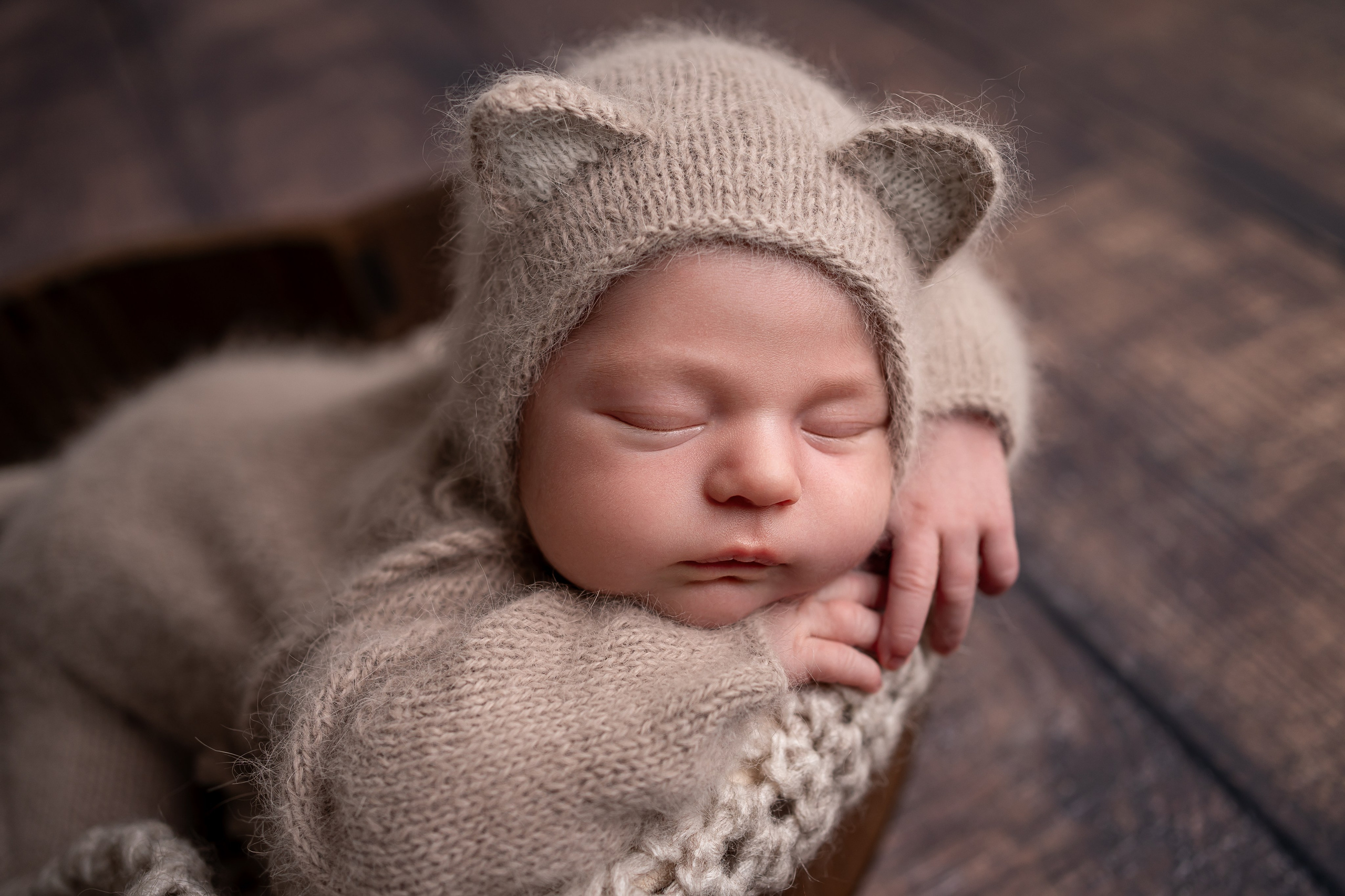 Neugeborenenfotos in Berlin – Studio oder bei Ihnen zu Hause