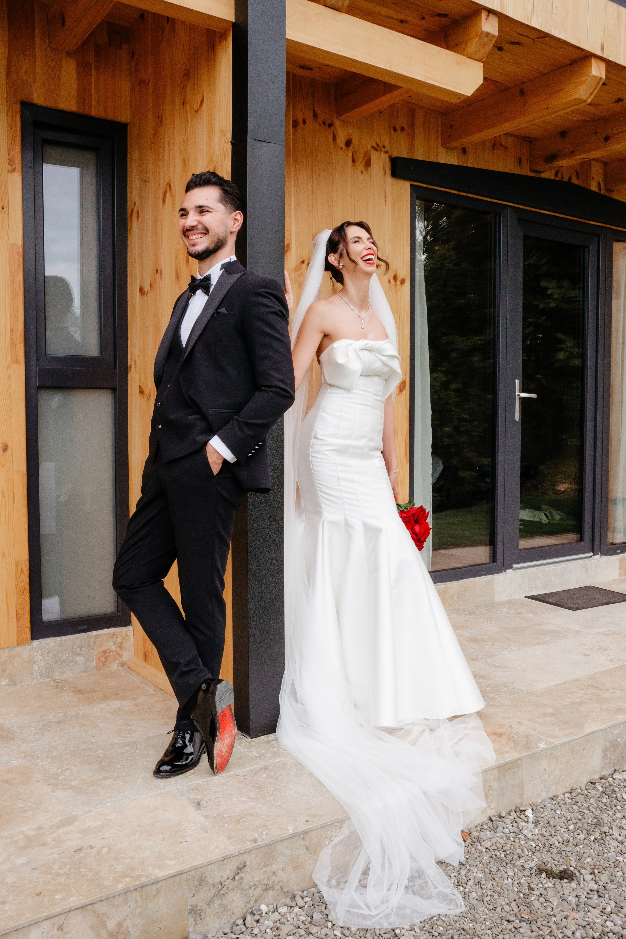 Povestea de nuntă a lui Anca și Dragoș în Bacău | Fotografie de Eveniment. Raw Studio. Fotograful tau de nunta!