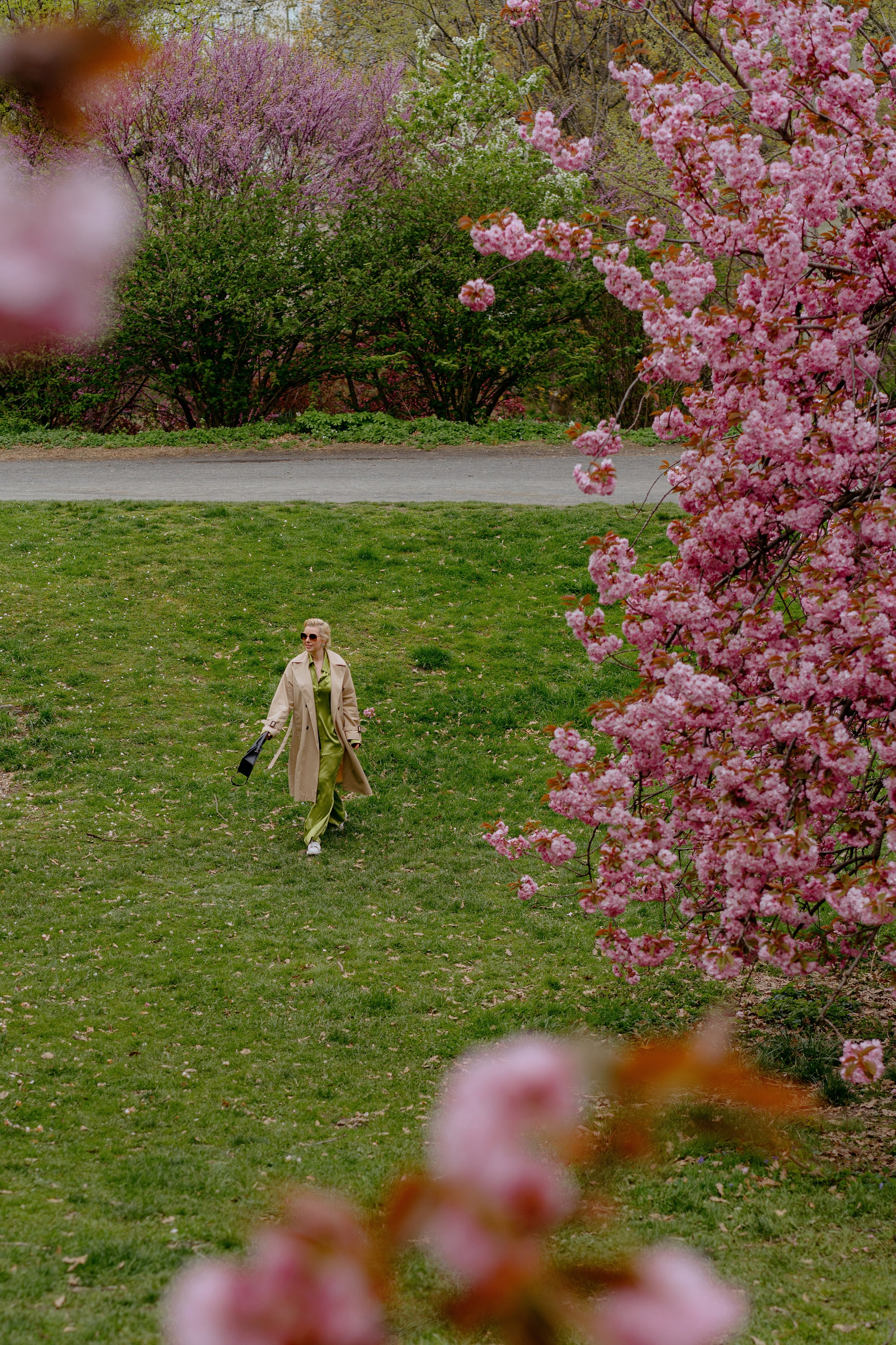 Cherry Blossom Photography Sessions in Central Park NYC | Spring Portrait Sessions. Videographer and photographer in New York // MAKAROV.VIDEO