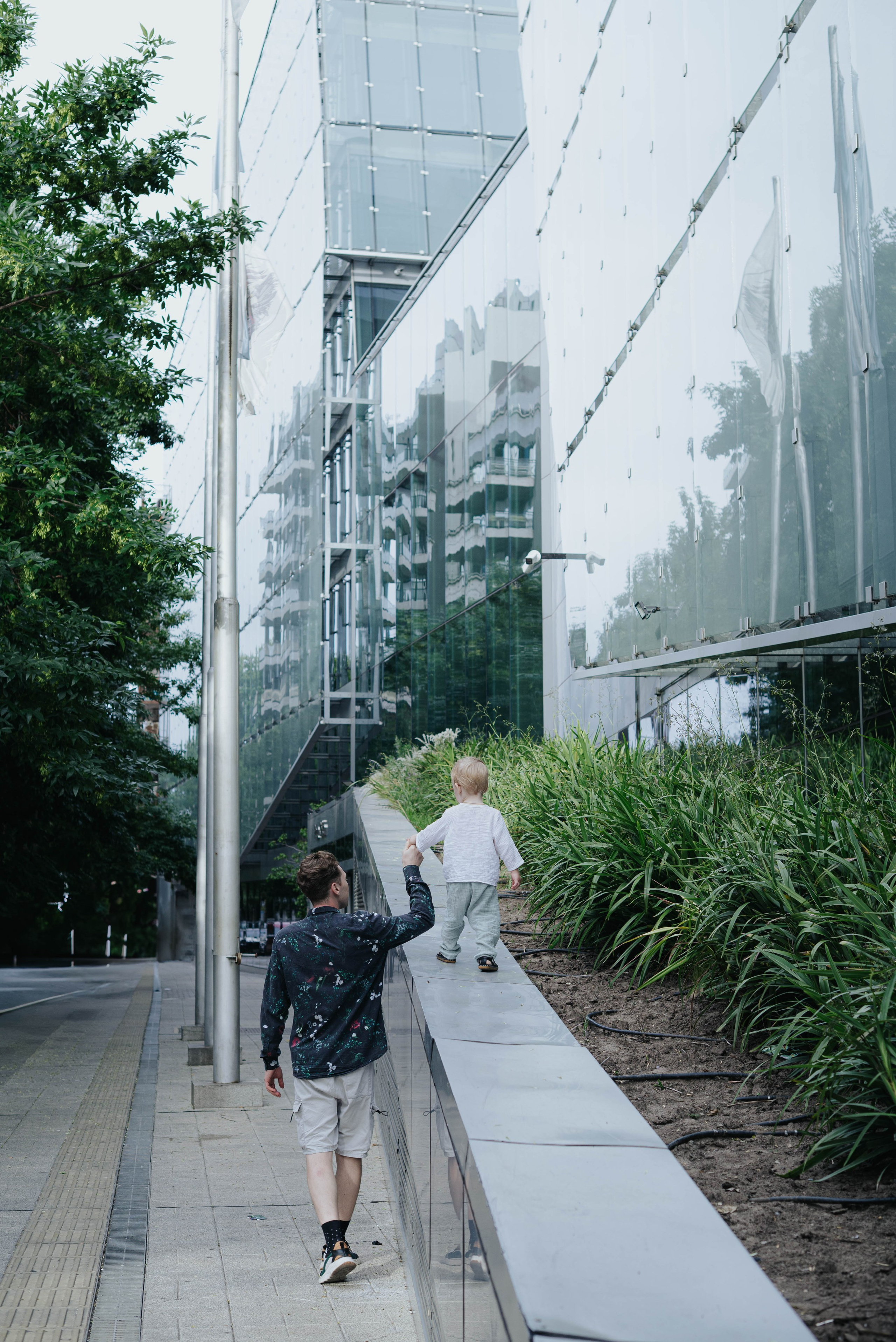Two years later. Photographer @elmirkami in the city of Buenos Aires