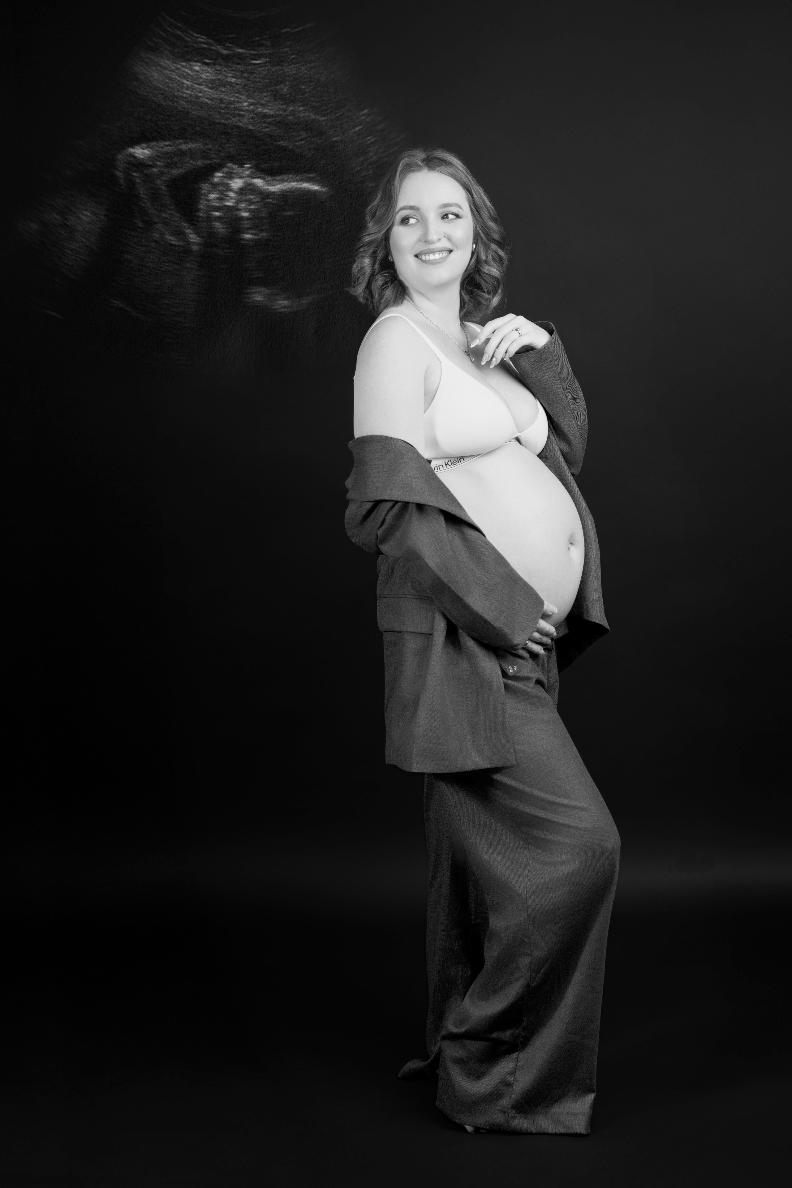 Maternity Photoshoot in Dresden — Studio & Outdoor. Family & Maternity Photographer in Dresden Tatiana Mudryak