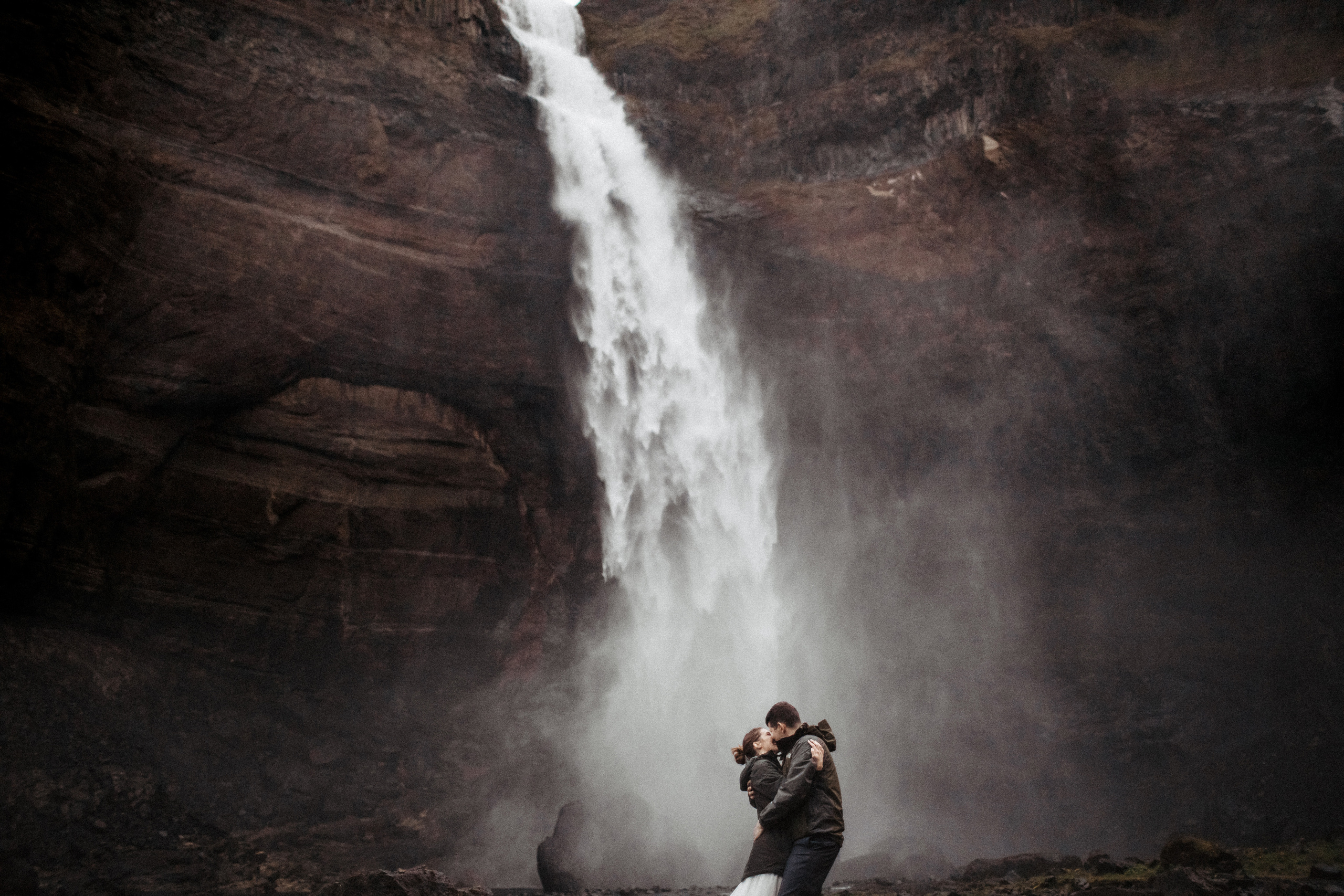 Midnight sun elopement at Haifoss in Iceland. Iceland elopement photographer & videographer