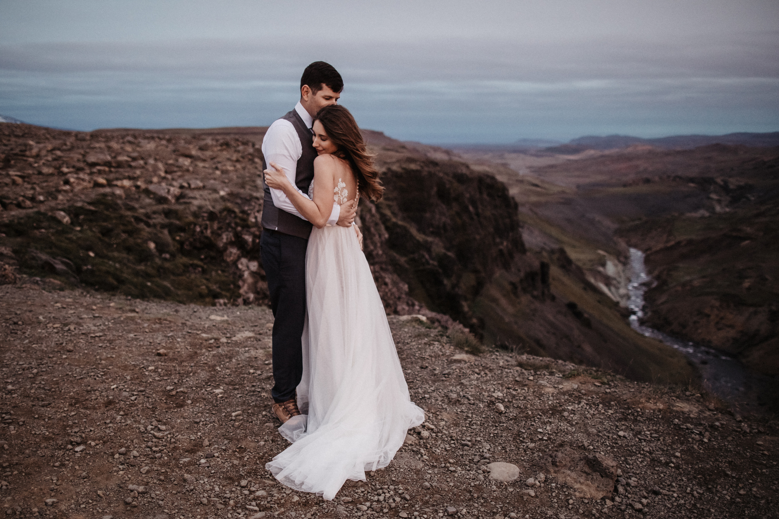 Midnight sun elopement at Haifoss in Iceland. Iceland elopement photographer & videographer