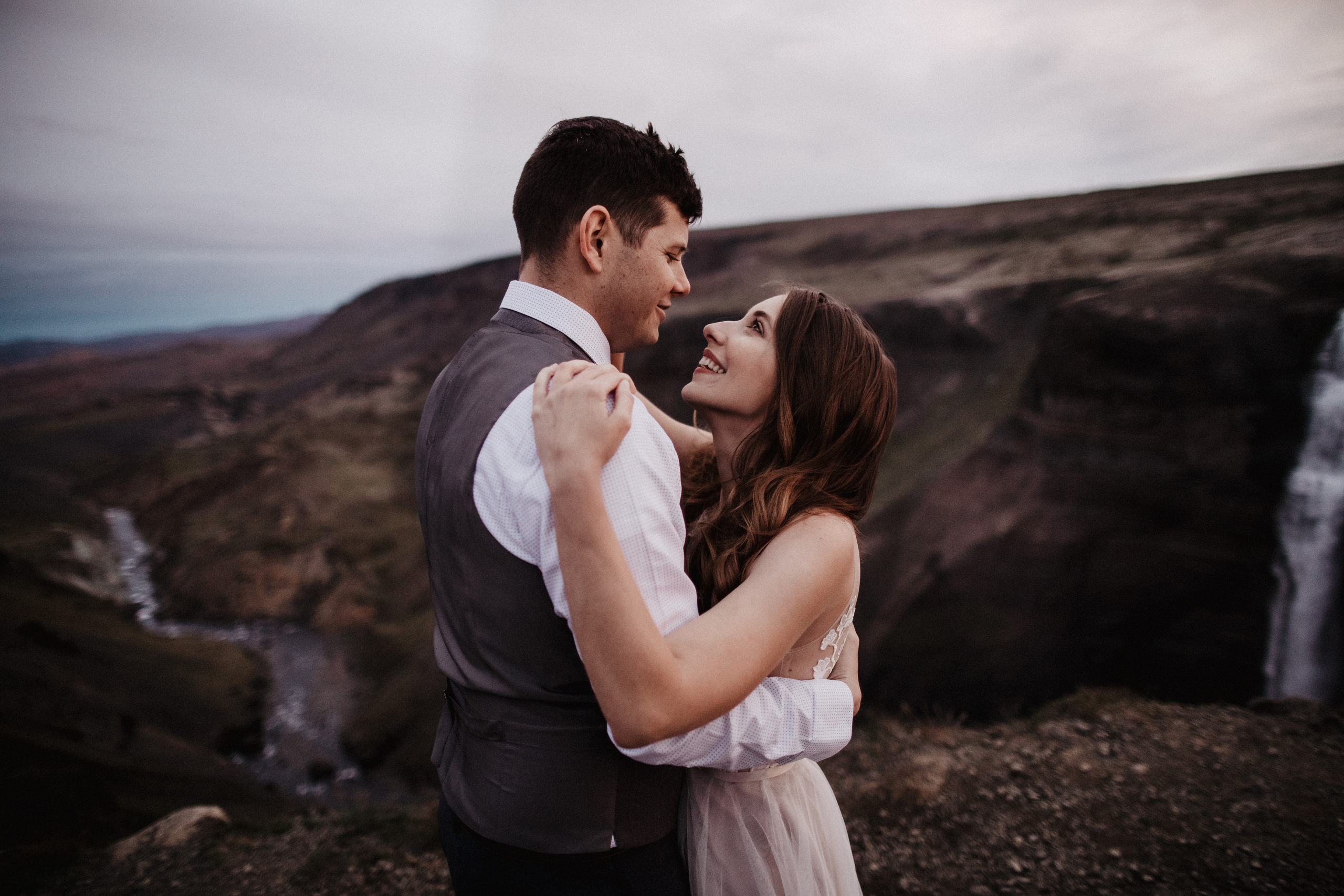 Midnight sun elopement at Haifoss in Iceland. Iceland elopement photographer & videographer