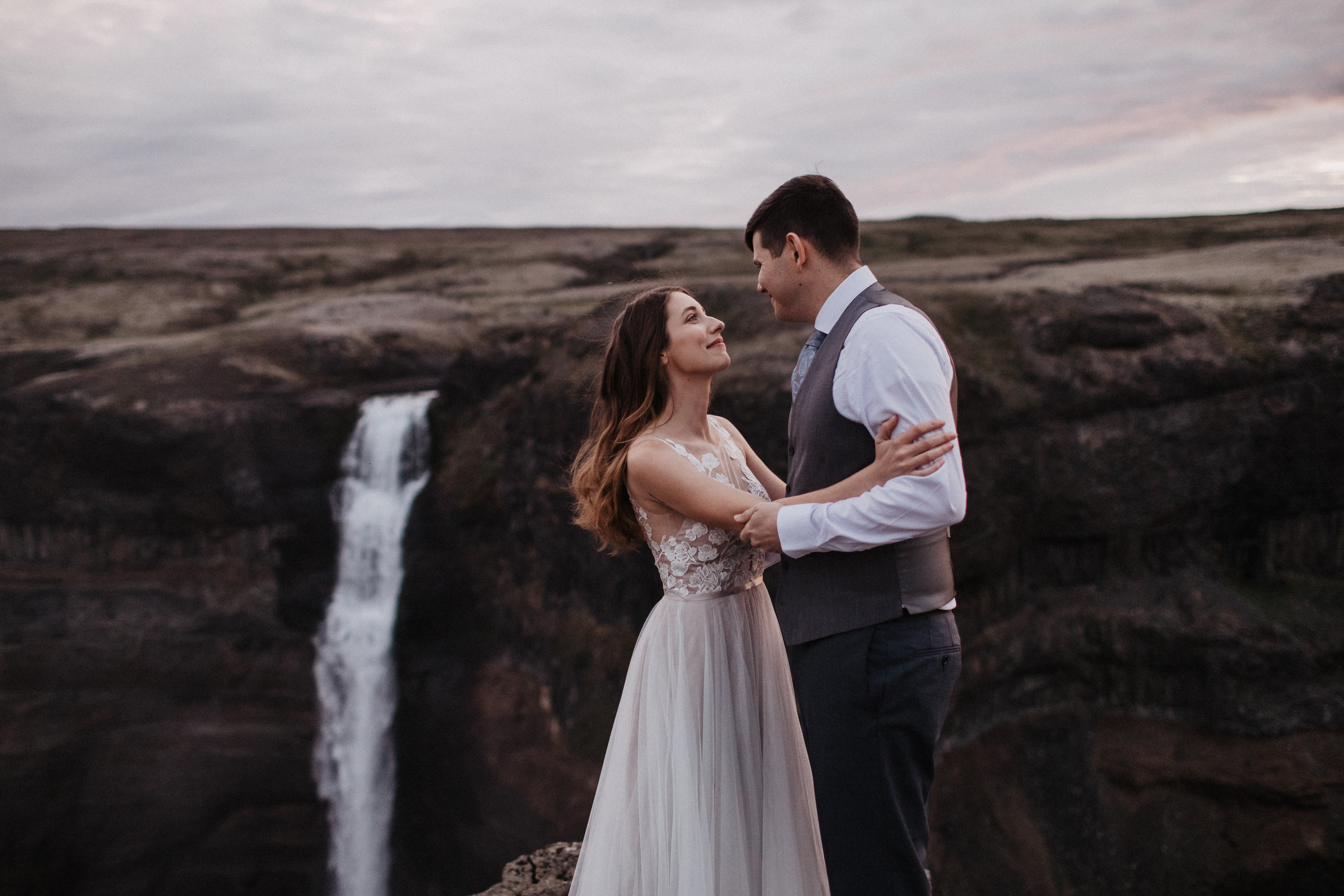 Midnight sun elopement at Haifoss in Iceland. Iceland elopement photographer & videographer