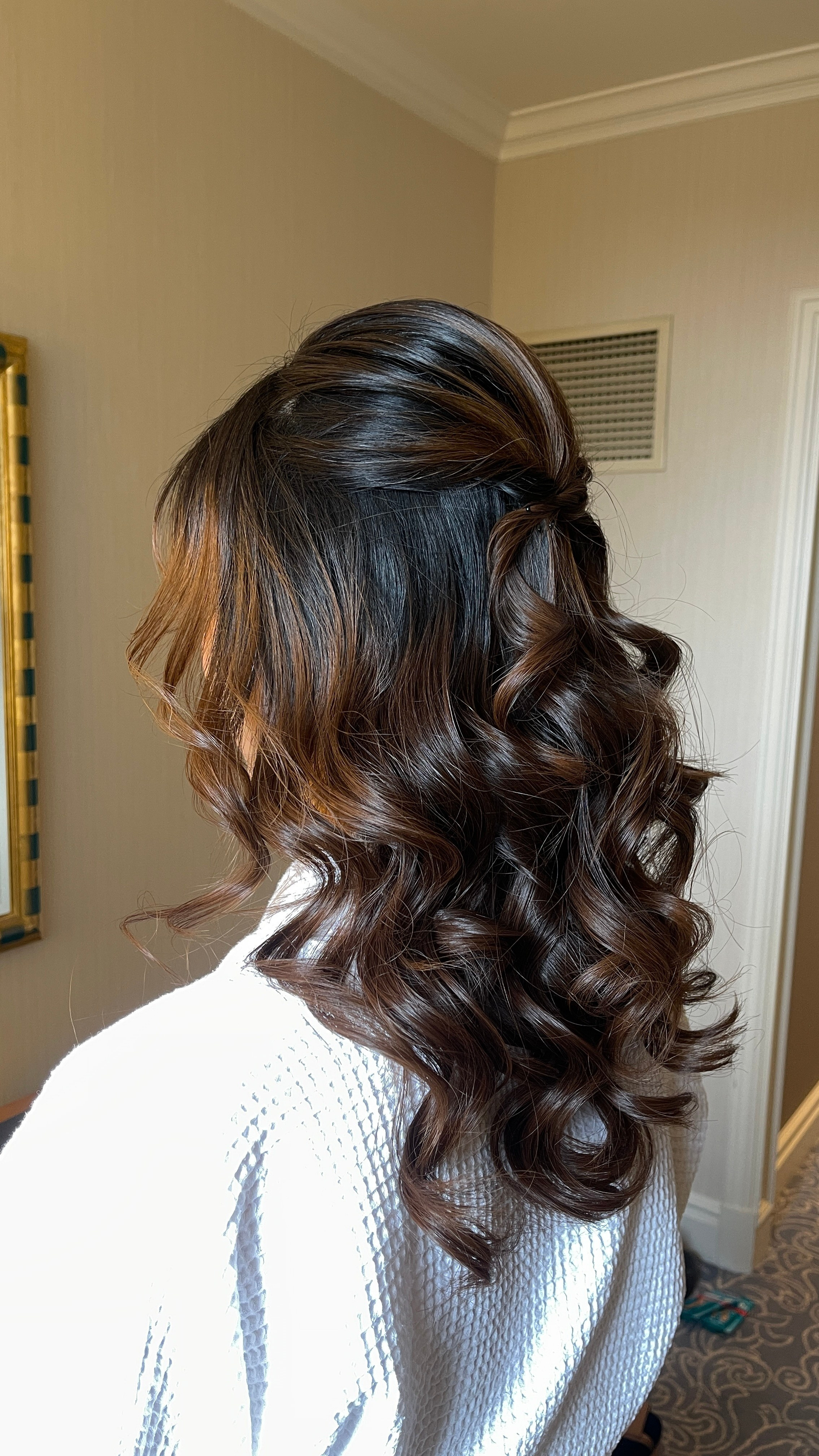 Bridal hairstyles, wedding hairstylist, elegant wedding hair. Makeup artist and Hair stylist in London