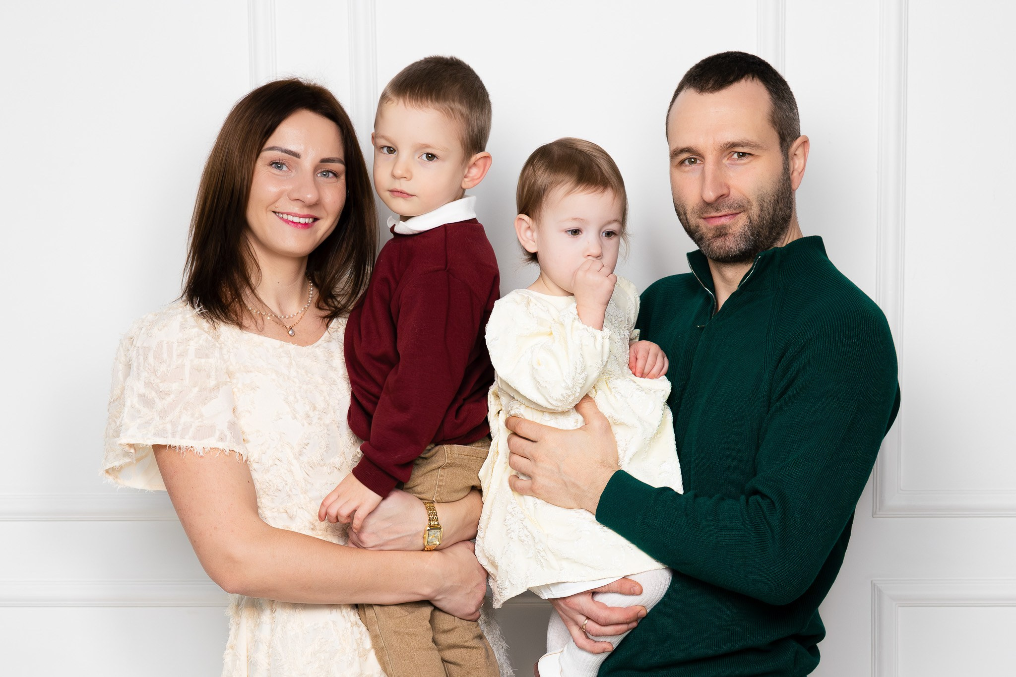 Fotosesijas un cenas. Portretu fotosesija Rīgā| Biznesa portretu foto | Korporatīvās un darbinieku fotosesijas | Pasākumu fotogrāfs | Produktu fotogrāfs