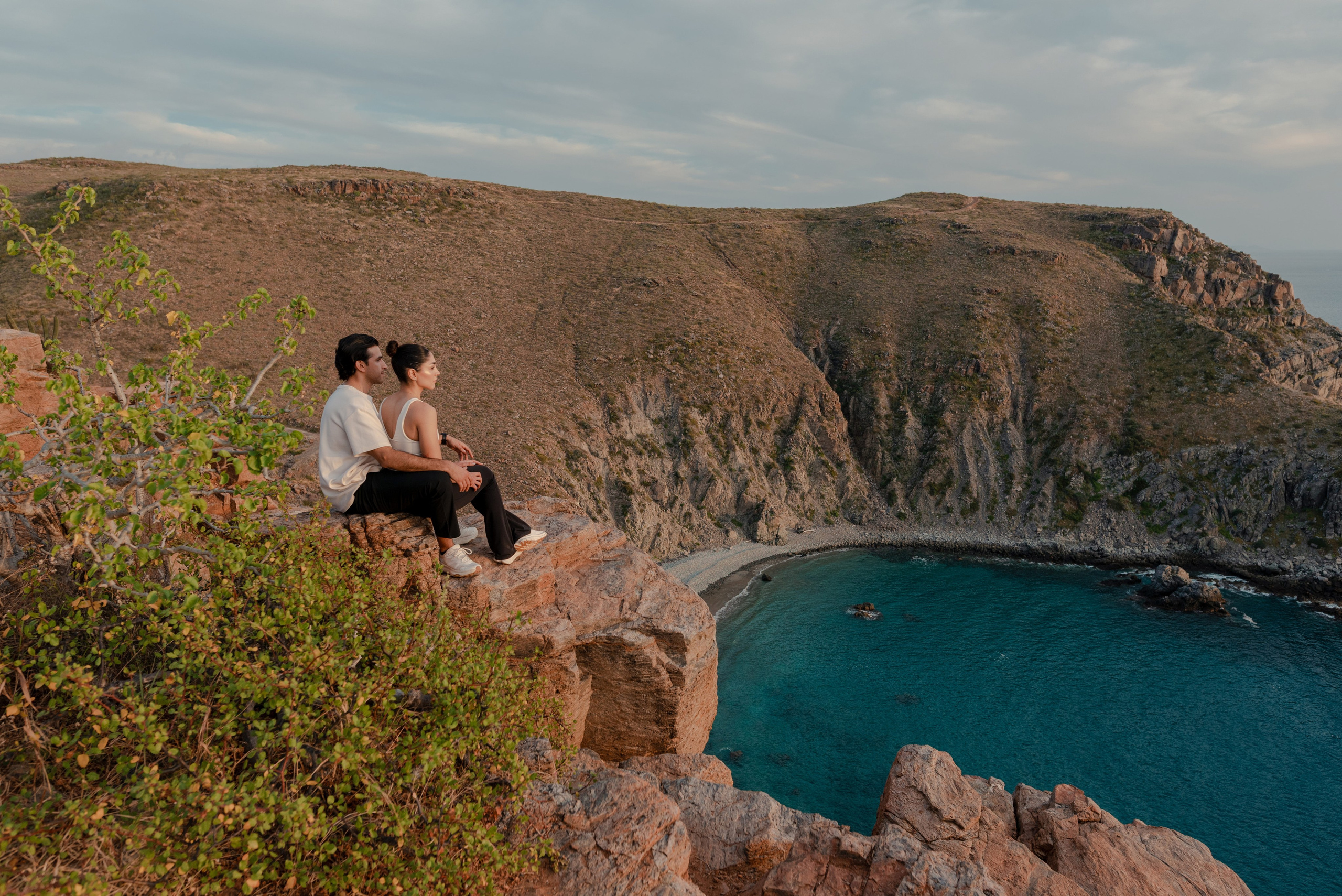 Save the Date at Punta Lobos | Adventure Engagement Session in Todos Santos. Los Cabos Wedding Photographer – Izrael Reyna