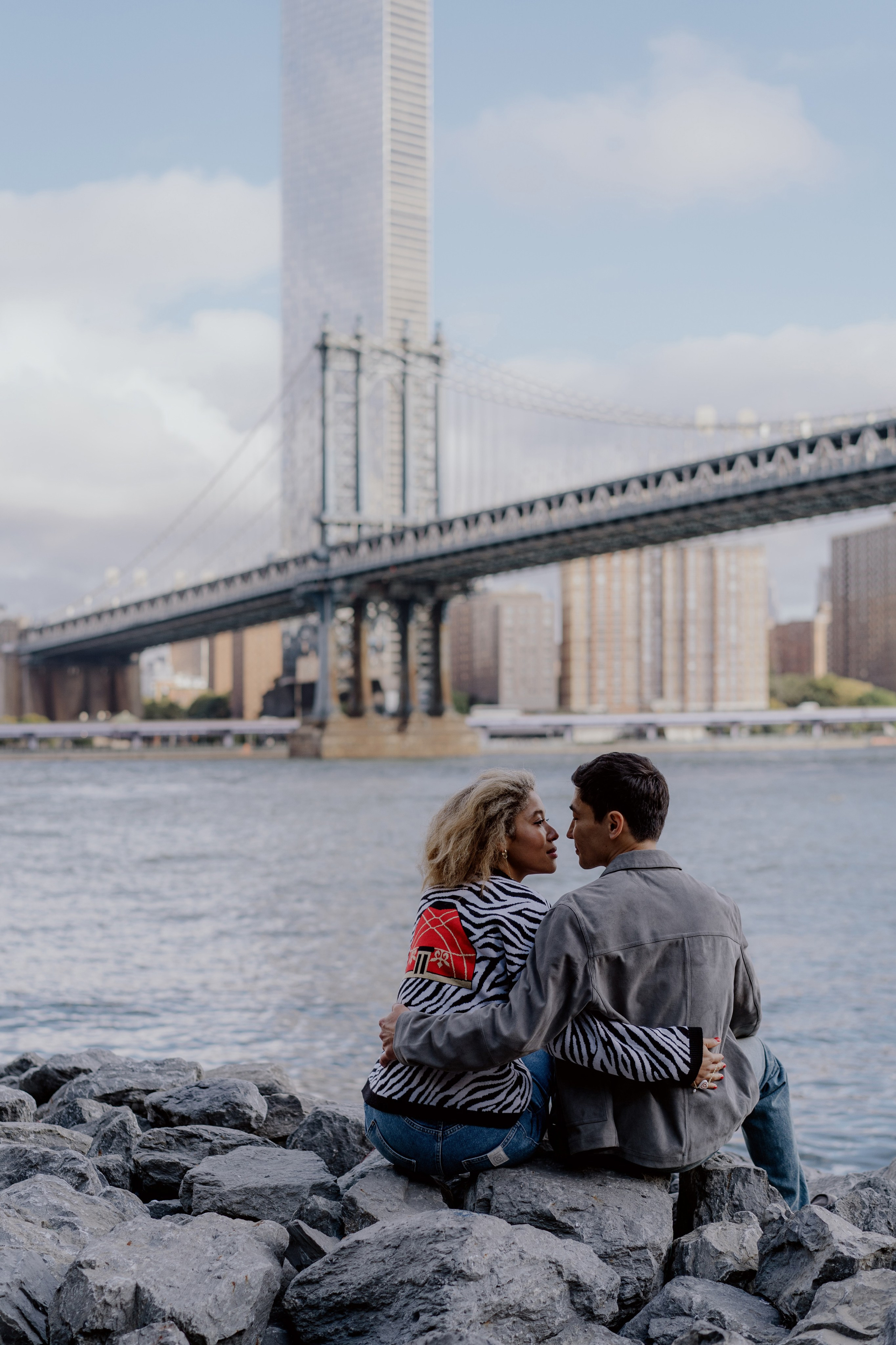 Rooklyn Bridge Sunrise Photography | DUMBO NYC Photo Session Guide. Videographer and photographer in New York // MAKAROV.VIDEO