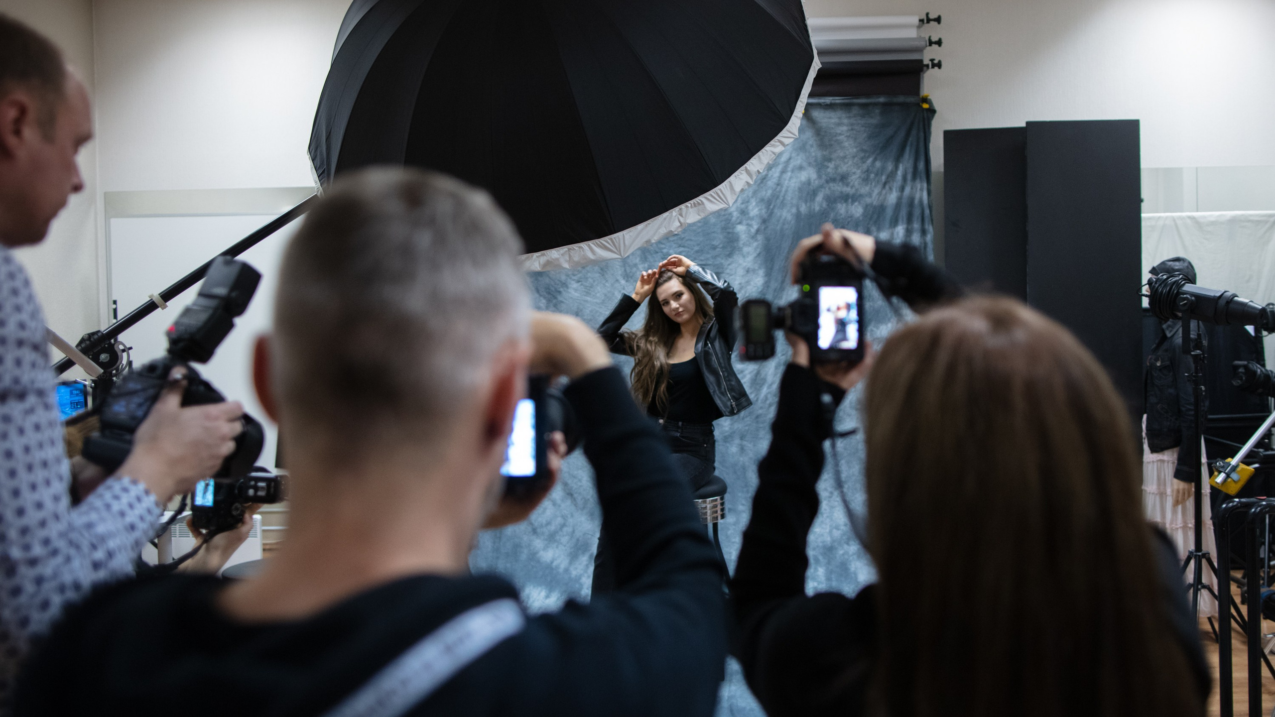 2. LĪMENIS. Fotokursi fotostudijā Rīgā. Profesionāls fotogrāfs Aivars Tipsis