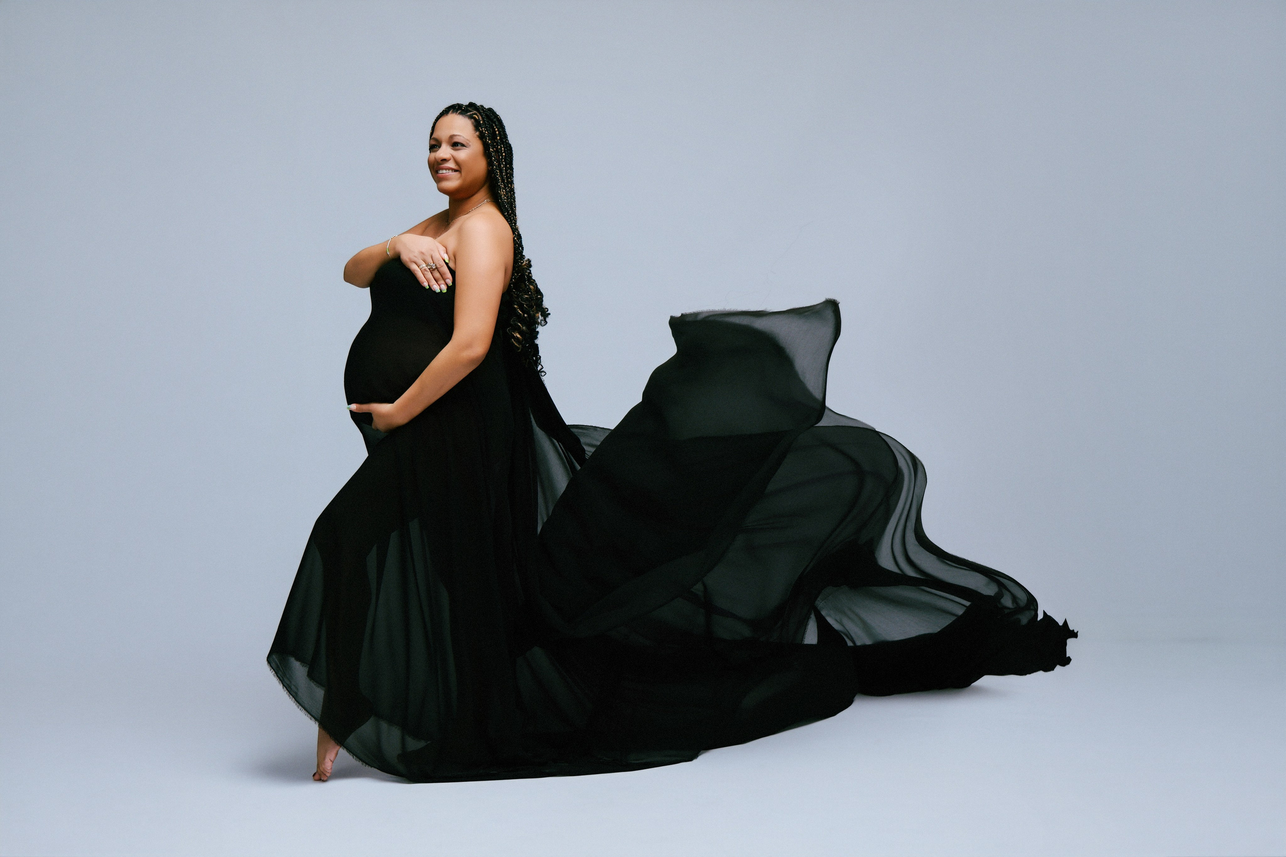 Nueva Sesión Embarazo En Estudio. Fotografía de Eventos, Embarazo y Familiar en Pirineos