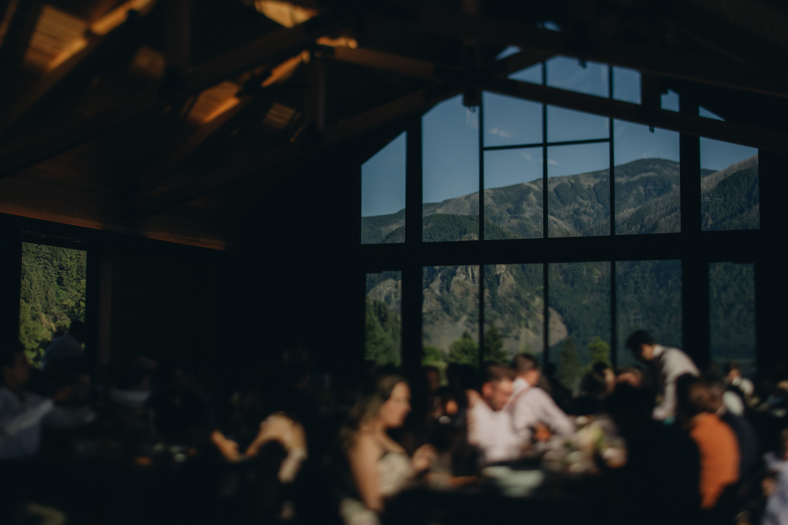 Wedding Shelby & Riley | Columbia River Gorge, WA | Georgy Shishkin Photography Photography. Portland Wedding Photographer | Authentic PNW Love Stories