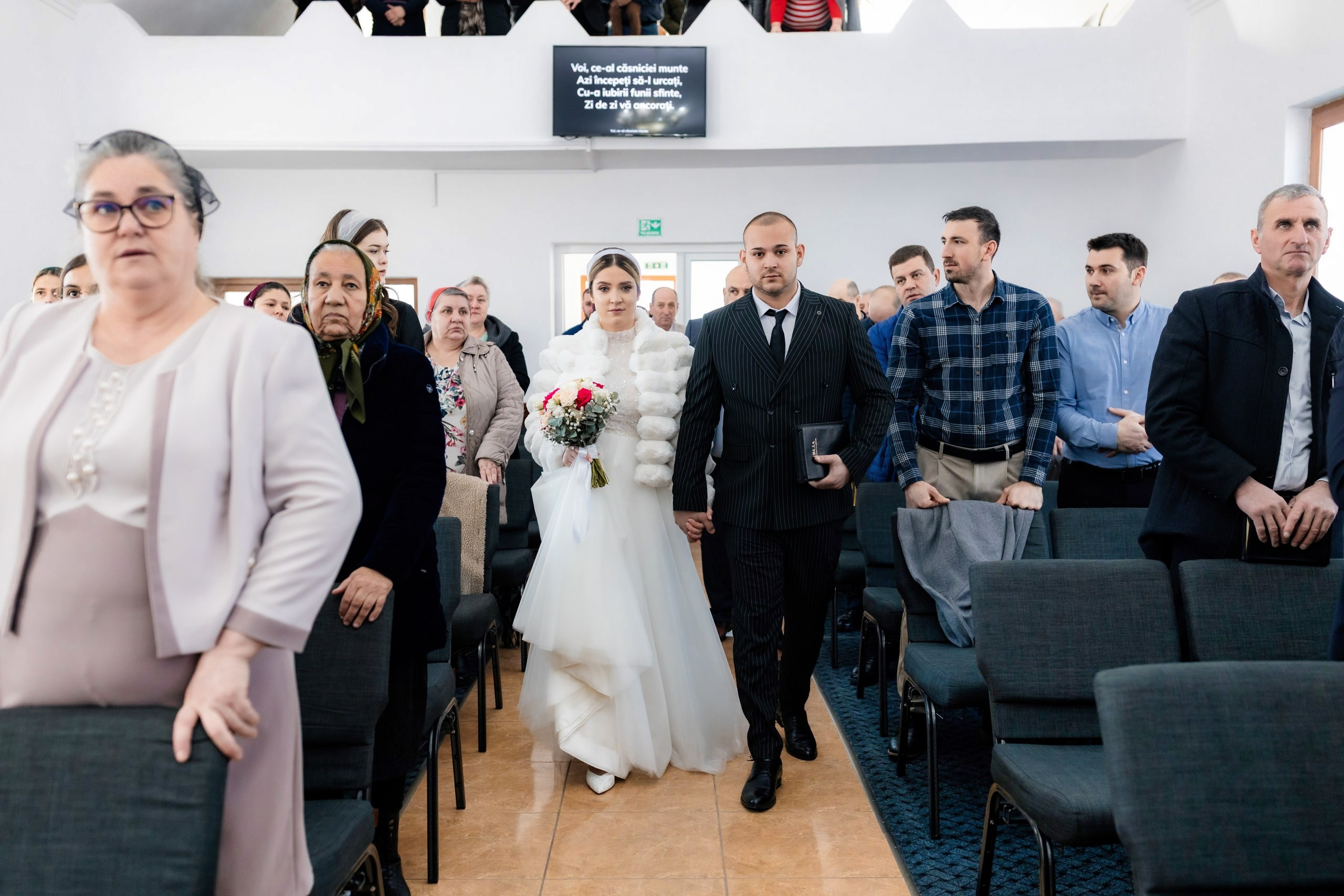 Fotograf nuntă Târgu Neamț – Samuel și Roxana, fotografie autentică realizată de AlinoFotoStudio 2. Fotograf nuntă Iași, Bacău, Suceava și Botoșani – Alin Chirilă surprinzând momente reale de nuntă 3. Fotografie de nuntă cu emoție și credință – AlinoFotoStudio, fotograf povestitor 4. Fotograf profesionist nuntă în Moldova – cadre naturale și pline de emoție 5. Alin Chirilă fotograf nuntă – poveste reală surprinsă prin fotografie 6. Fotograf nuntă cu stil documentar – momente autentice din ziua nunții Pregătiri mireasă acasă – fotografie naturală realizată de Alin Chirilă fotograf nuntă 8. Detalii din ziua nunții – fotograf nuntă Iași și Botoșani, AlinoFotoStudio 9. Emoții din dimineața nunții – fotograf profesionist Moldova 10. Cadre autentice din pregătiri – fotograf nuntă Suceava și Bacău Ceremonie religioasă nuntă – moment emoționant surprins de fotograf Alin Chirilă 12. Nuntă cu valori creștine – fotografie din biserică realizată cu discreție 13. Rugăciune și emoție în ziua nunții – fotograf nuntă Târgu Neamț 14. Legământ în fața lui Dumnezeu – fotografie de nuntă autentică 15. Fotograf nuntă biserică – momente sincere și pline de semnificație Petrecere de nuntă – cadre naturale realizate de AlinoFotoStudio 17. Bucurie și dans la nuntă – fotograf nuntă Iași și împrejurimi 18. Momente autentice de la restaurant – fotograf nuntă Bacău Suceava 19. Atmosferă de nuntă surprinsă discret – Alin Chirilă fotograf -AlinoFotoStudio – fotograf nuntă cu abordare naturală și emoțională 21. Alin Chirilă fotograf – povestitor prin fotografie de nuntă 22. Fotograf nuntă în Moldova – stil documentar și autentic 23. Fotografie de nuntă sinceră și elegantă – AlinoFotoStudio- Fotograf nuntă Iași Bacău Suceava Botoșani – Alin Chirilă AlinoFotoStudio 26. Fotograf nuntă Târgu Neamț și Moldova – fotografie profesională de eveniment 27. Fotograf nuntă cu valori creștine și stil documentar – AlinoFotoStudio - Alin Chirilă – AlinoFotoStudio Fotograf nuntă Iași • Bacău • Suceava • Botoșani - Samuel & Roxana, Târgu Neamț -Momente reale, trăite sincer și păstrate pentru totdeauna.