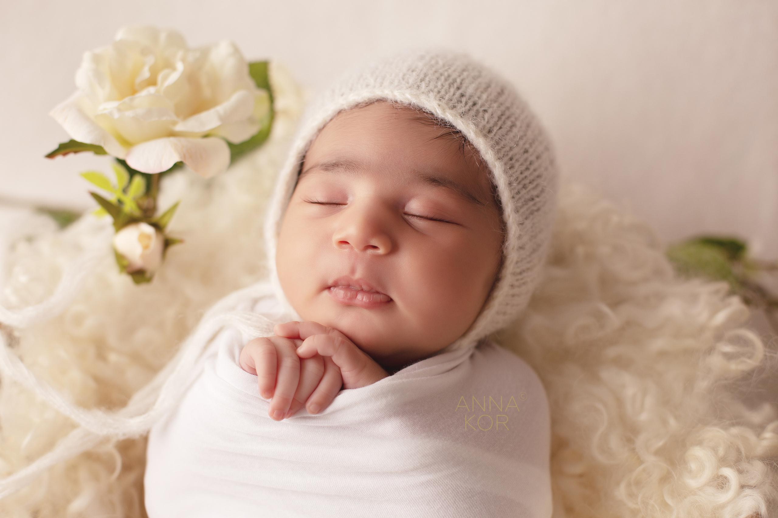 ANNA KOR Newborn Photographer in the UAE