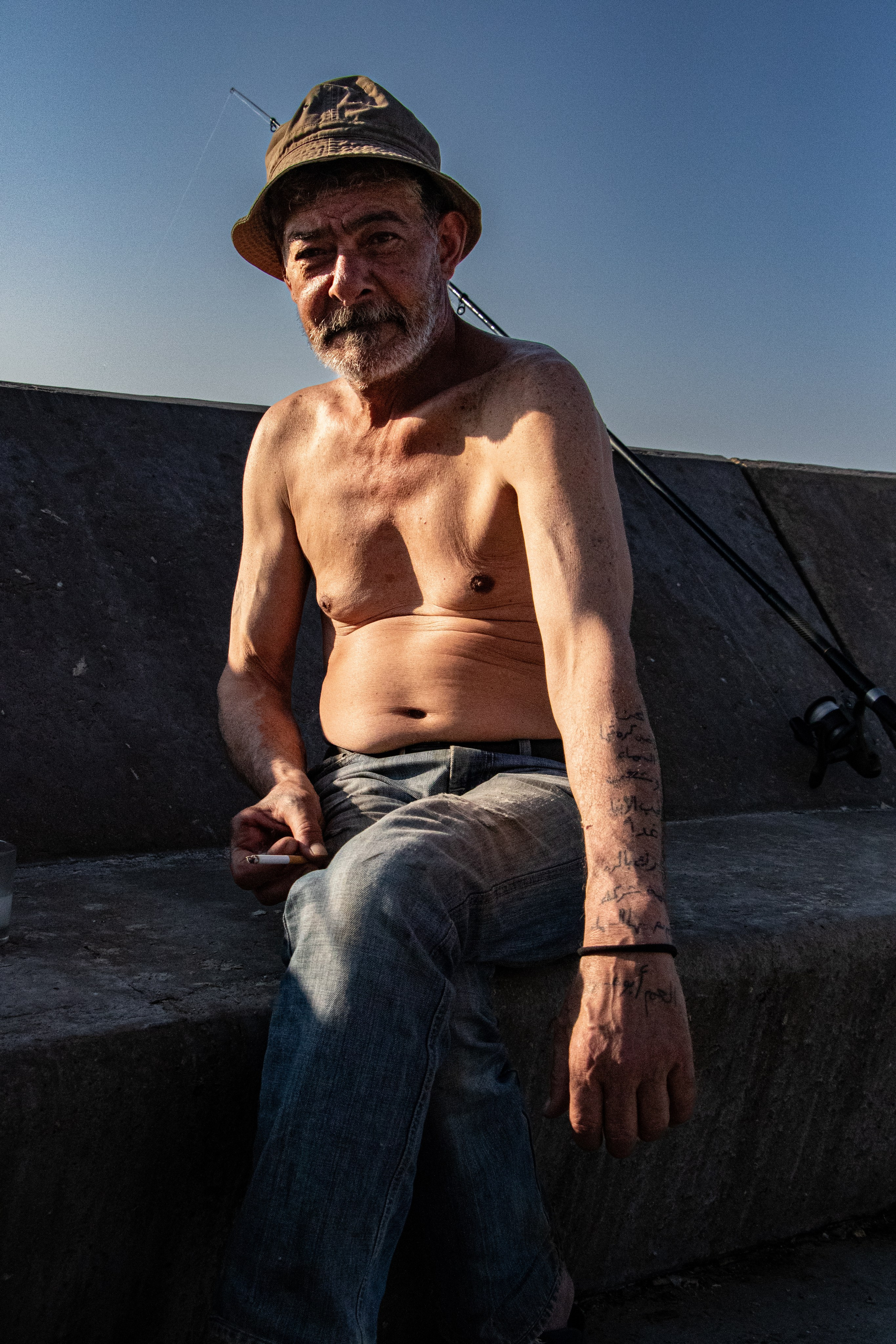 Portrait d’un pêcheur sur le port de Beyrouth, juste avant de traverser la frontière vers la Syrie.