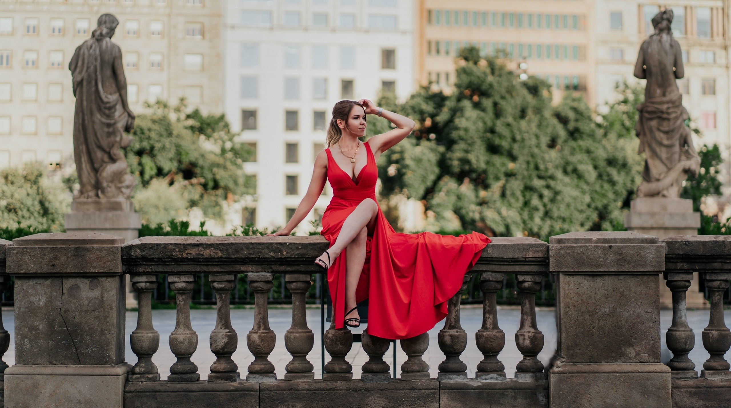 Barcelona Wow Dress Rental Luxury Photoshoot. DiaFoto — Wow Photographer in Barcelona | Premium Barcelona Photoshoot Experience