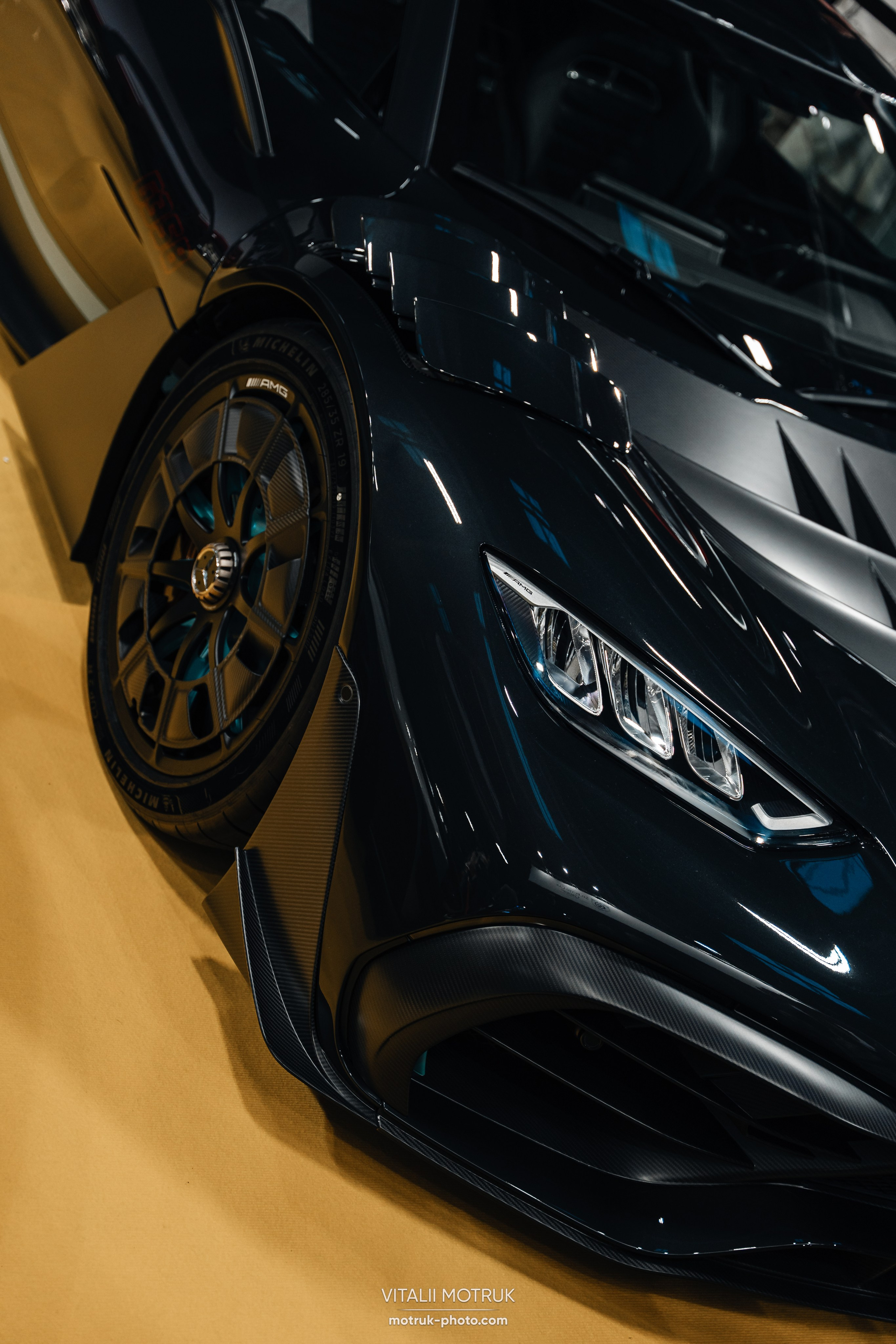 Retromobile-2024. Photographe de voitures à Paris — Vitalii Motruk