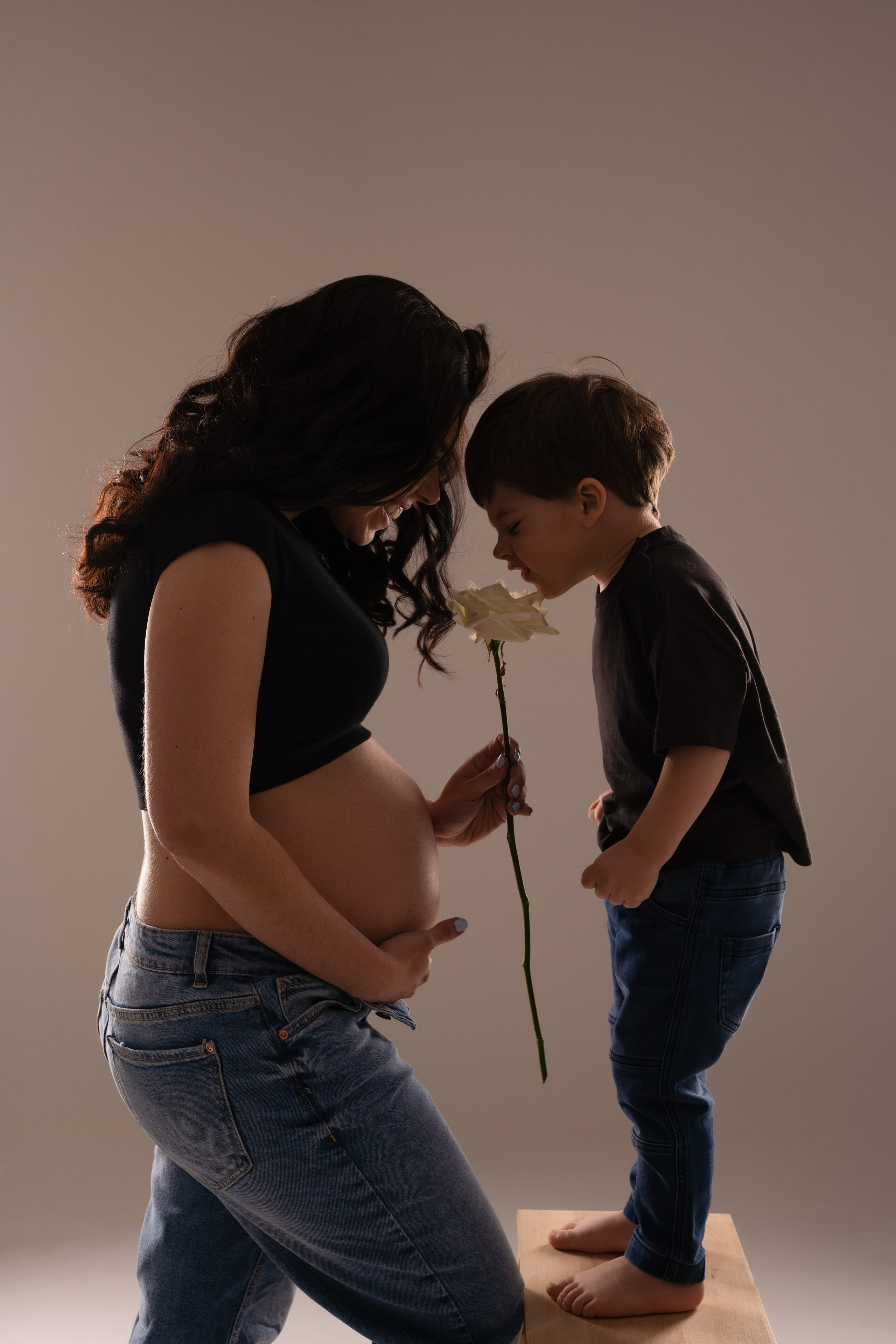 Sesja ciązowa. Fotograf Łódź - sesja ciążowa, noworodkowa, dziecięca. Studio w Łodzi