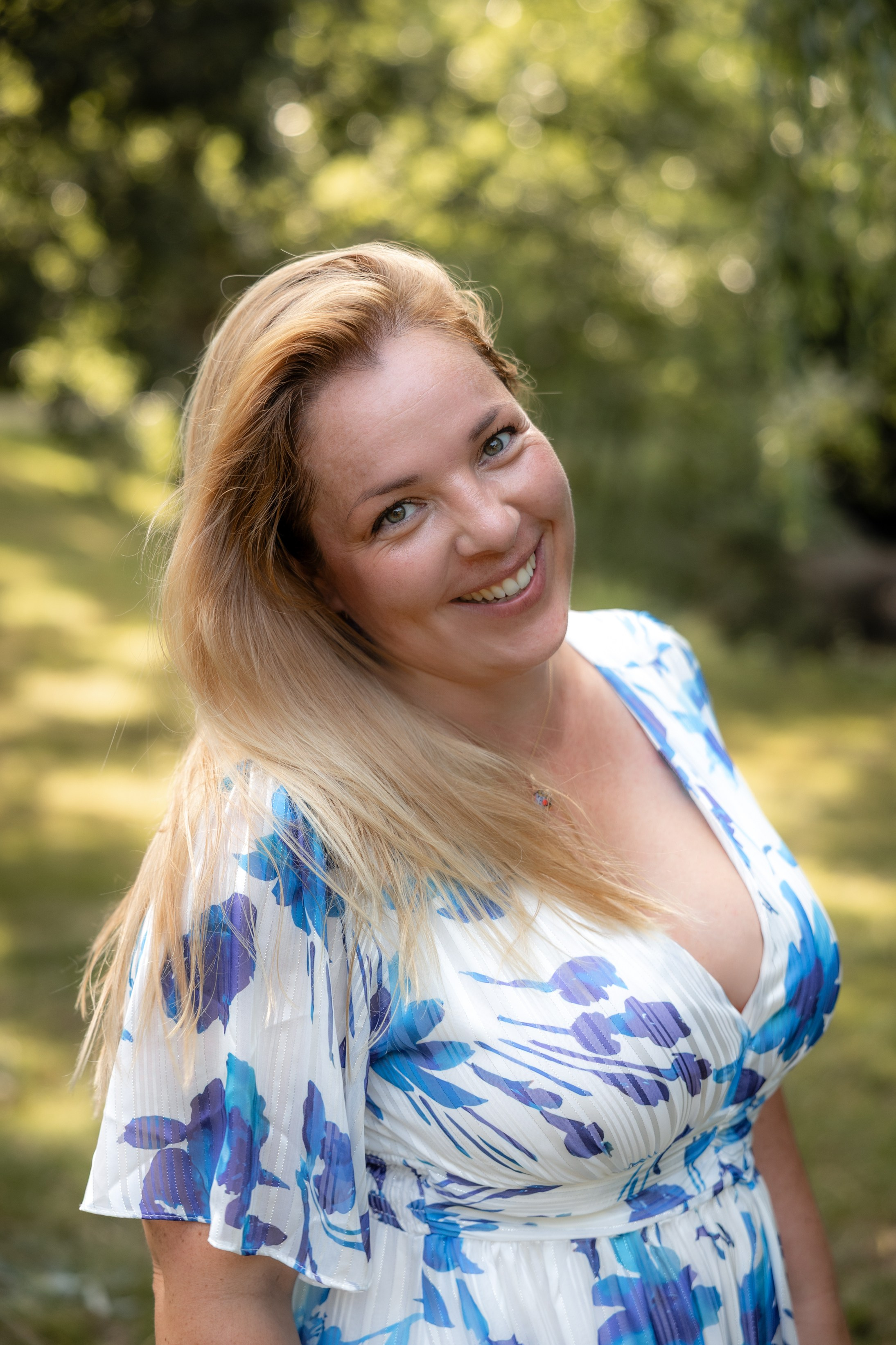 Family photoshoot in Parc du Cabirol, Colomiers. Eugénie Smirnova — your photographer in Toulouse and southwest France