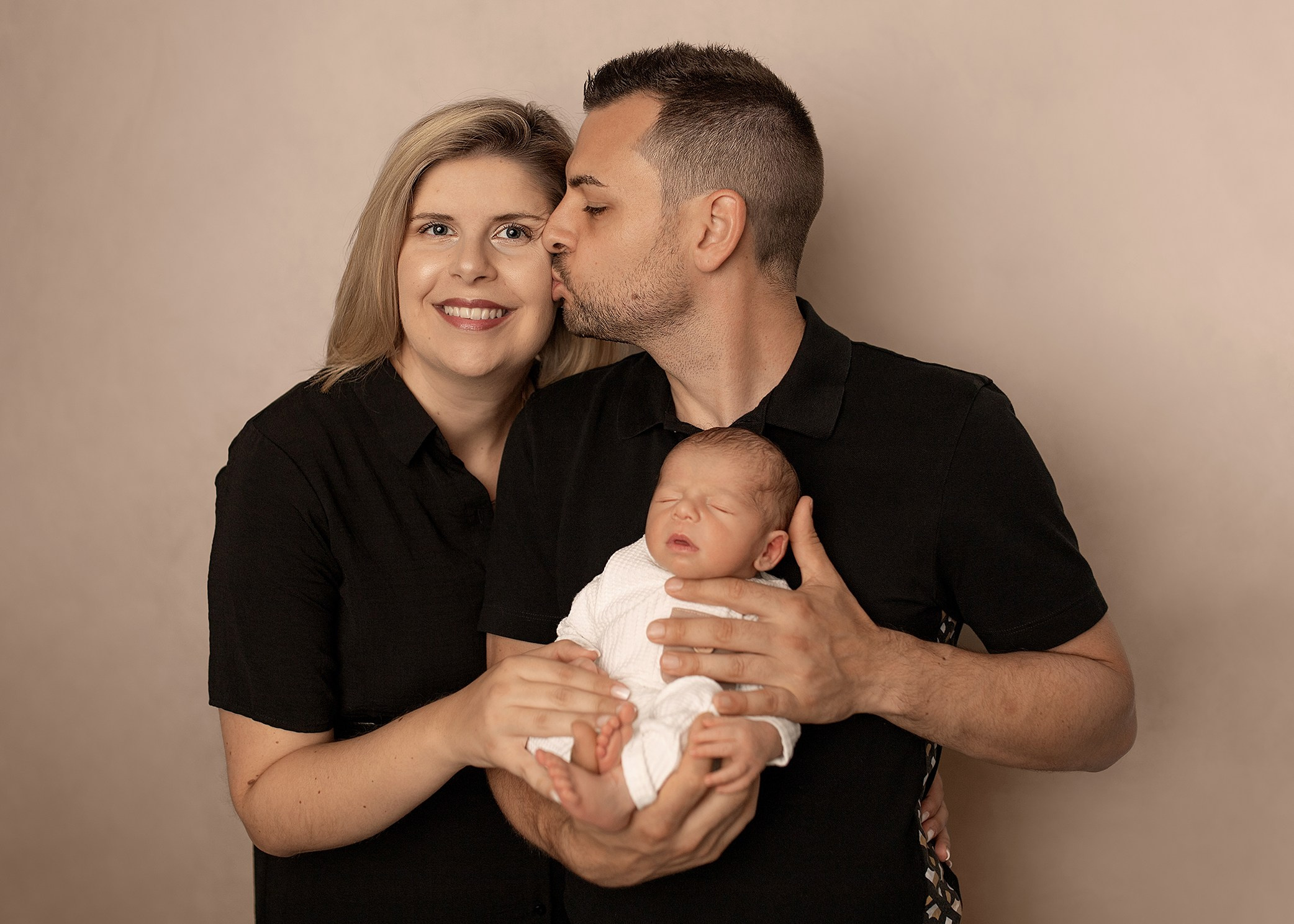 Neugeborenenshooting Weißenhorn, Baby Shooting Weißenhorn, Babyshooting, Babyfotograf Weißenhorn, Neugeborenenshooting Ulm, Babyfotograf Ulm, Babyfotograf Senden, Babyfotograf Neu-Ulm, Jana Beifuß Fotografie, Familienfotos, Liebe, Geduld, Neugeborenenfotos weissenhorn, Pfaffenhofen a. d. Roth, Gaumenspalte, Gaumenlippenspalte