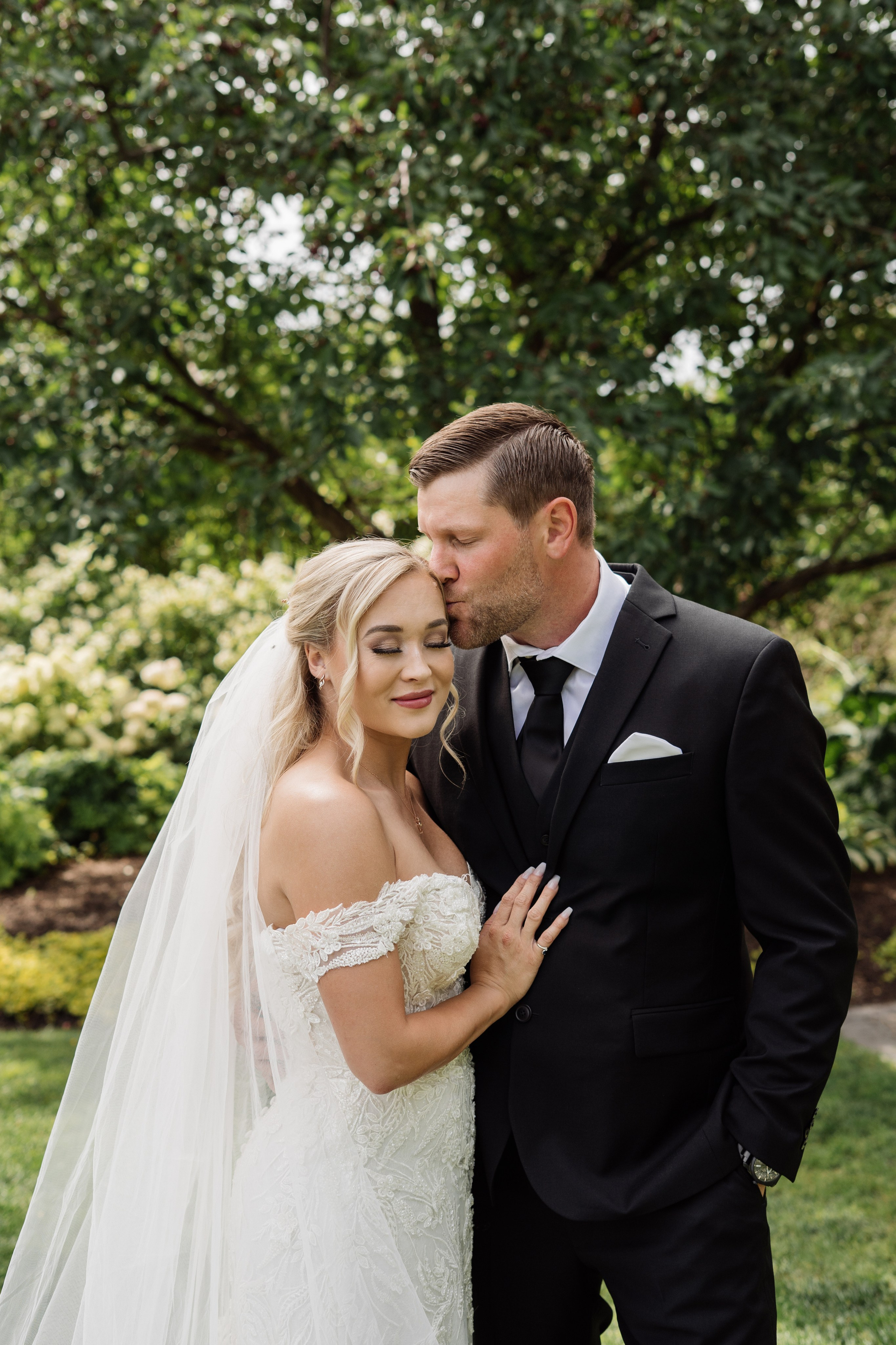 Wedding and family photographer in Calgary Kate Beliaeva