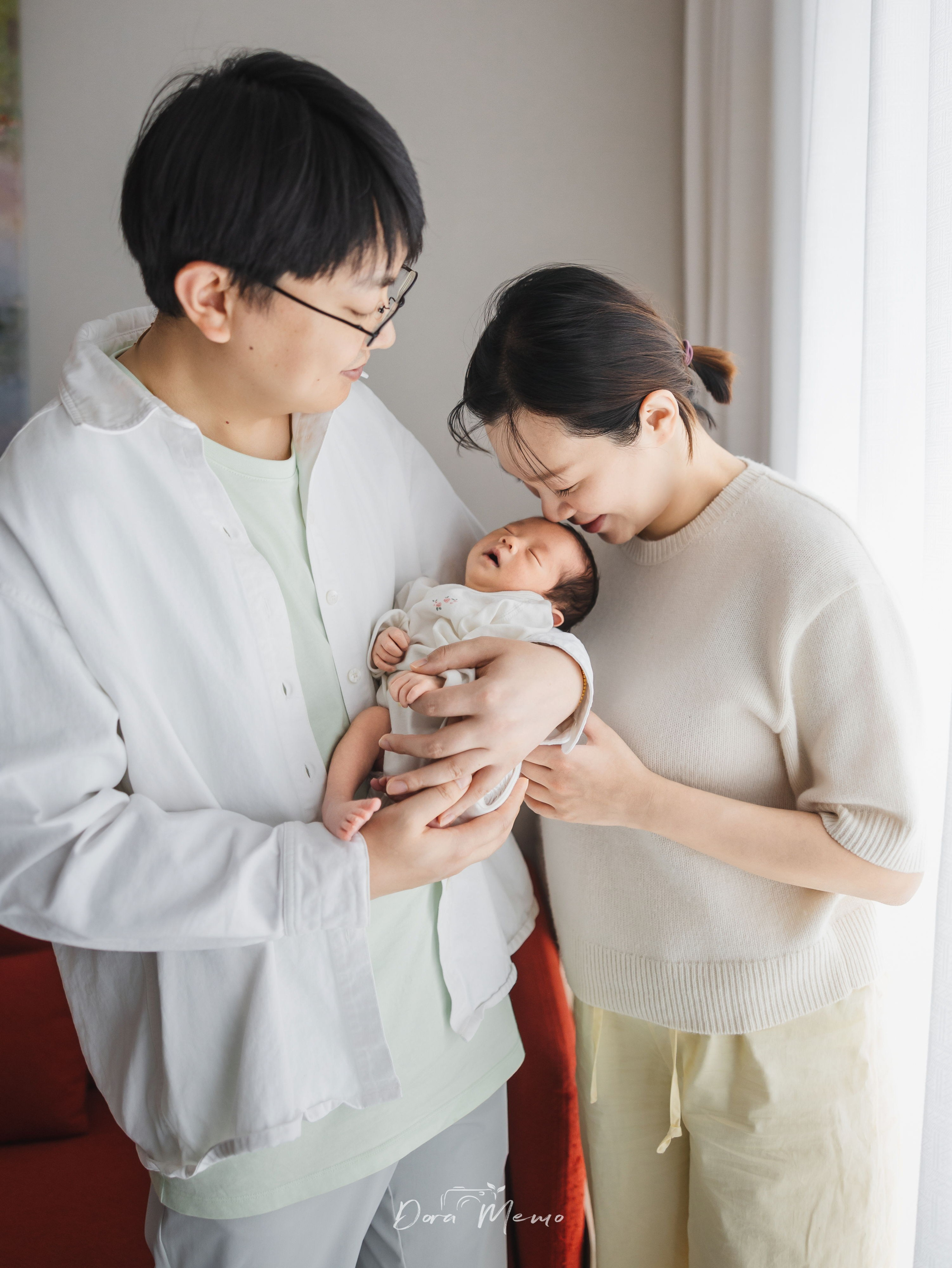 A Newborn at Home — Shanghai Family Photographer Documentary Session