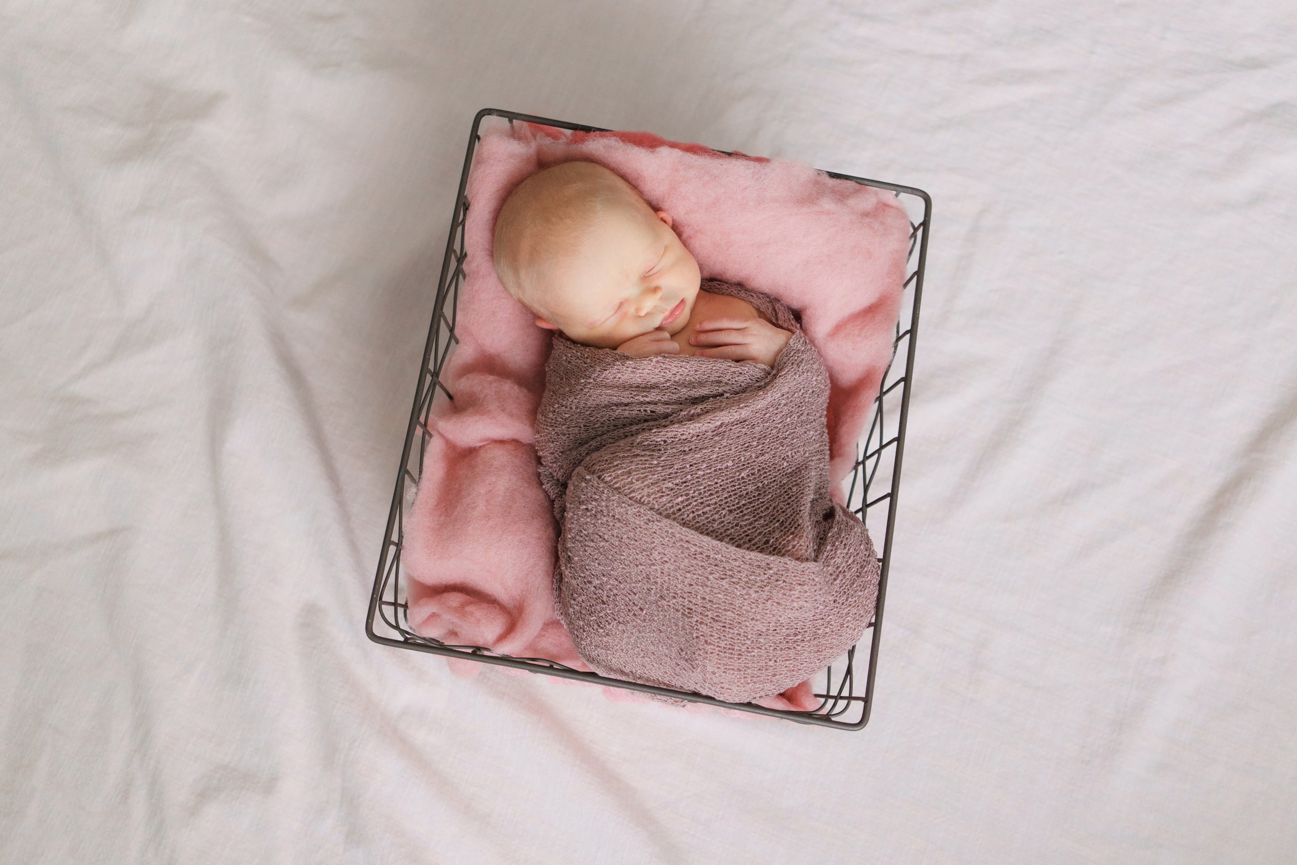 Vastasyntyneen tytön kuvaus Vantaalla