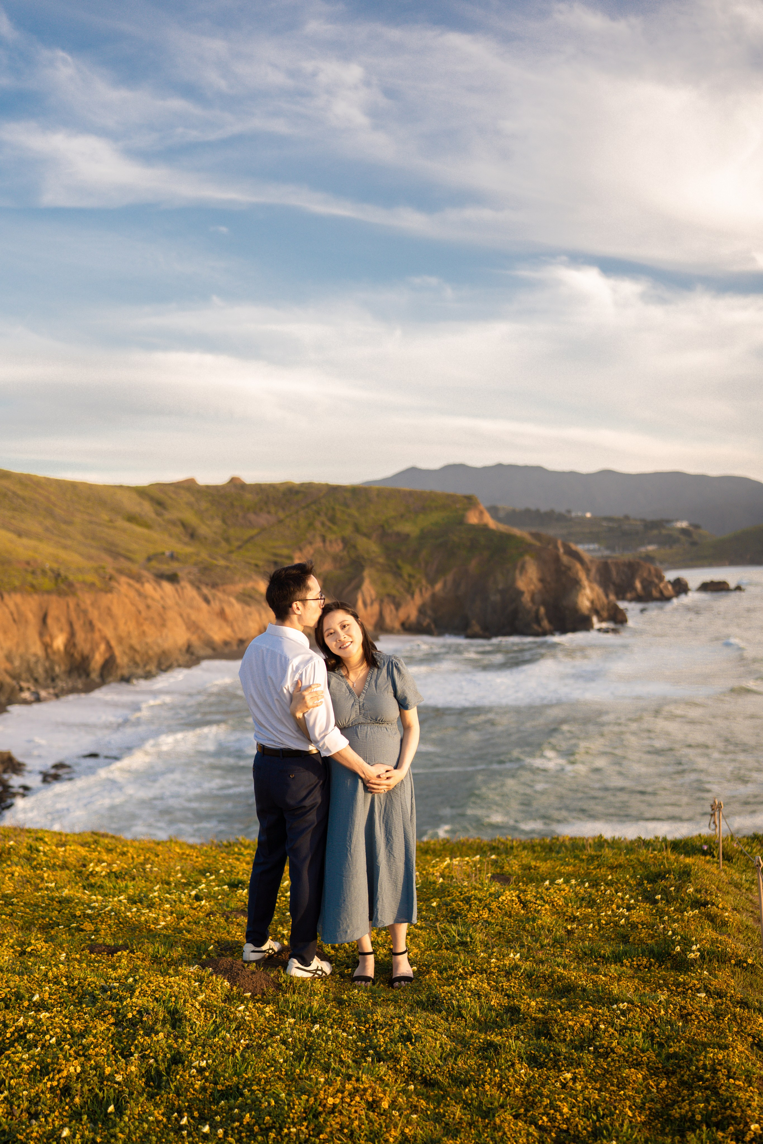 Golden Light & Ocean Breeze — A Maternity Session at Mori Point. Maternity, family and newborn photography in San Francisco Bay Area