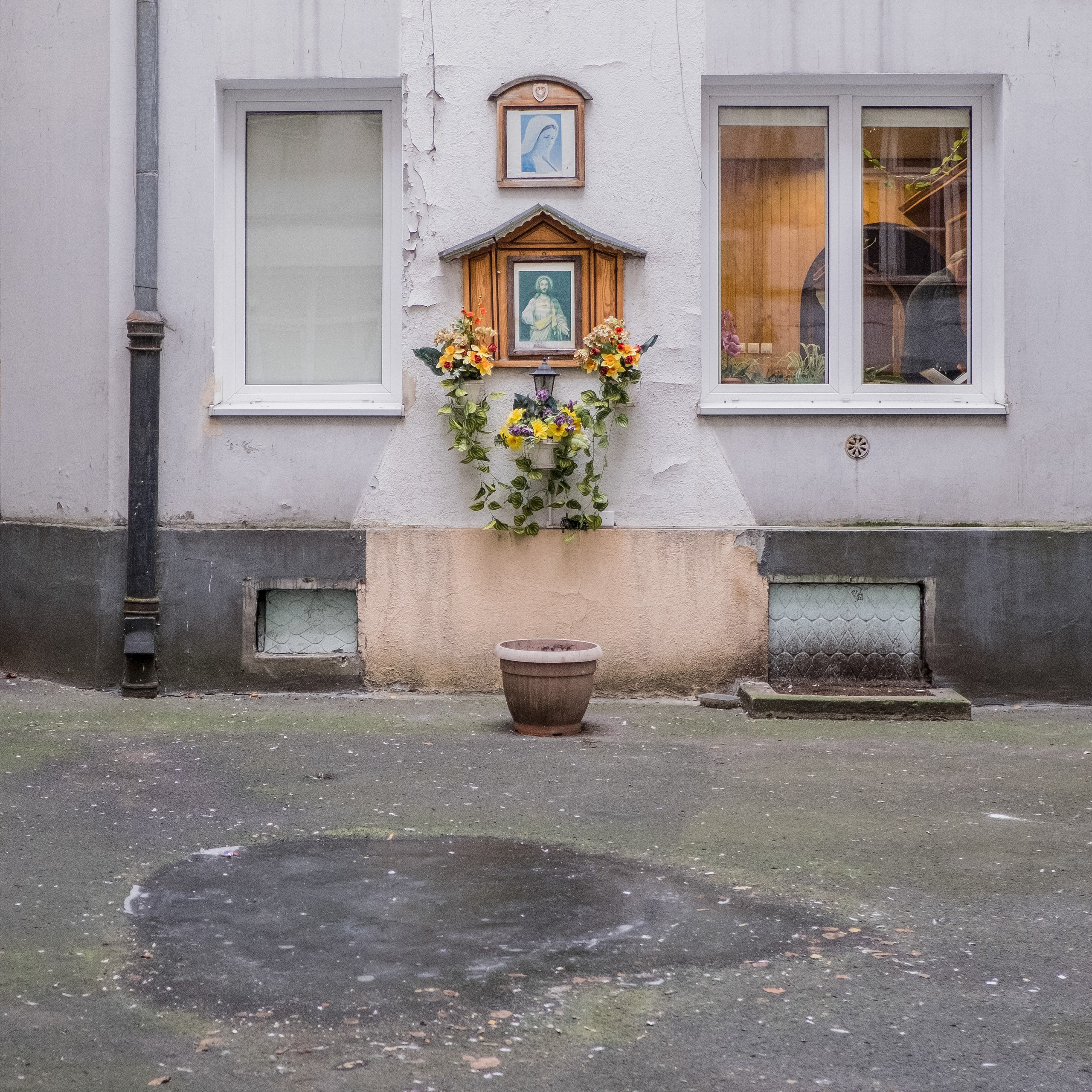 Kapliczki Warszawskie. Photographer Anastasiya Dubrovina