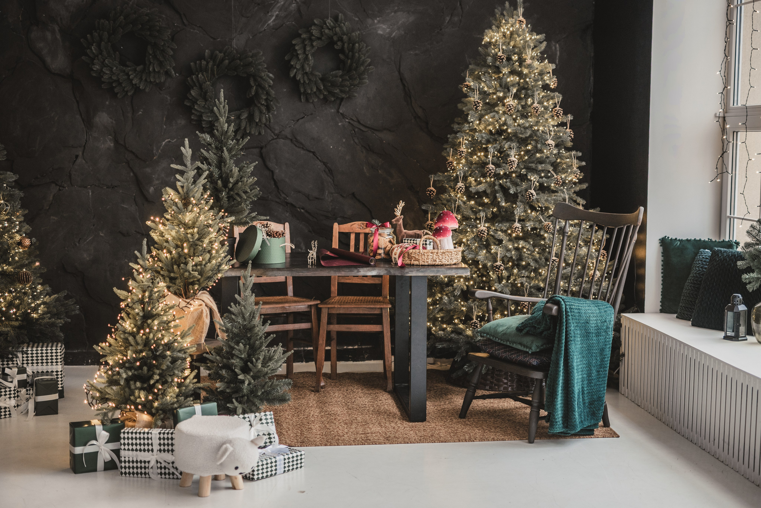 Fotostudijas Ziemassvētku Dekors – Maģiska svētku fotosesijas atmosfēra Rīgā. Fotostudija VEF Rīga