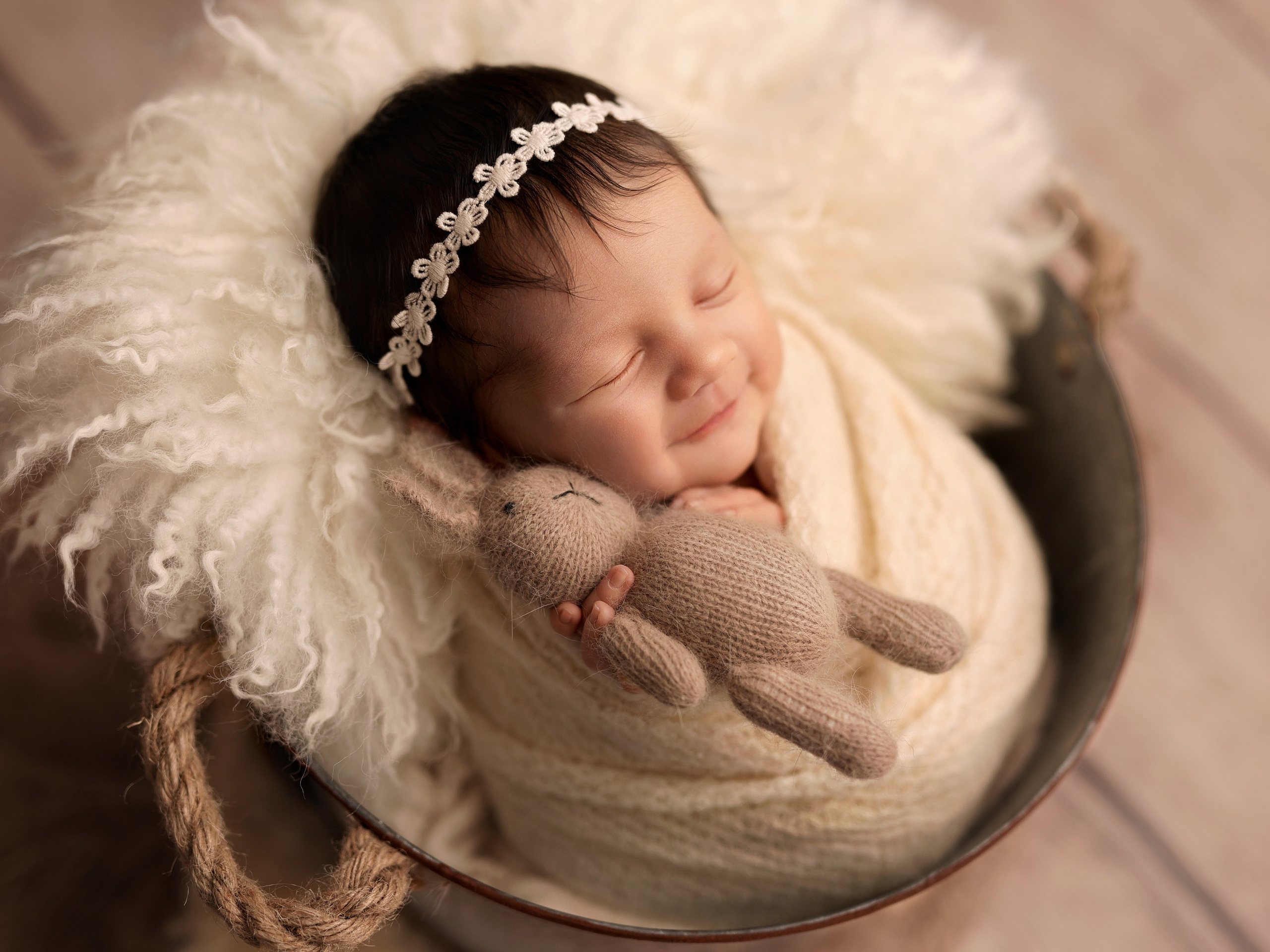 Newborn (Price). Familien- Fotografin in Marienhafe, Aurich, Emden, Norden, Leer