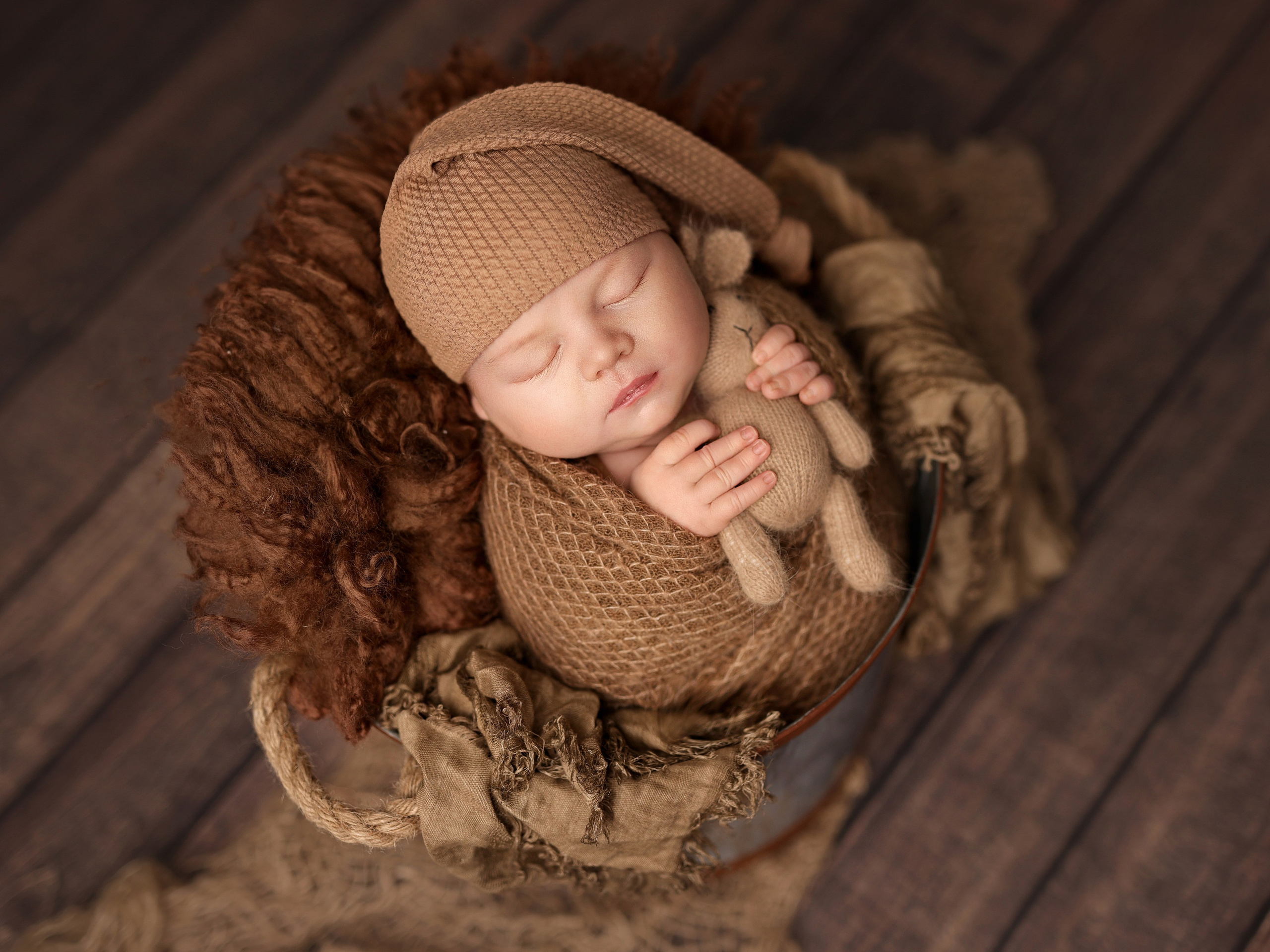 Newborn (Price). Familien- Fotografin in Marienhafe, Aurich, Emden, Norden, Leer