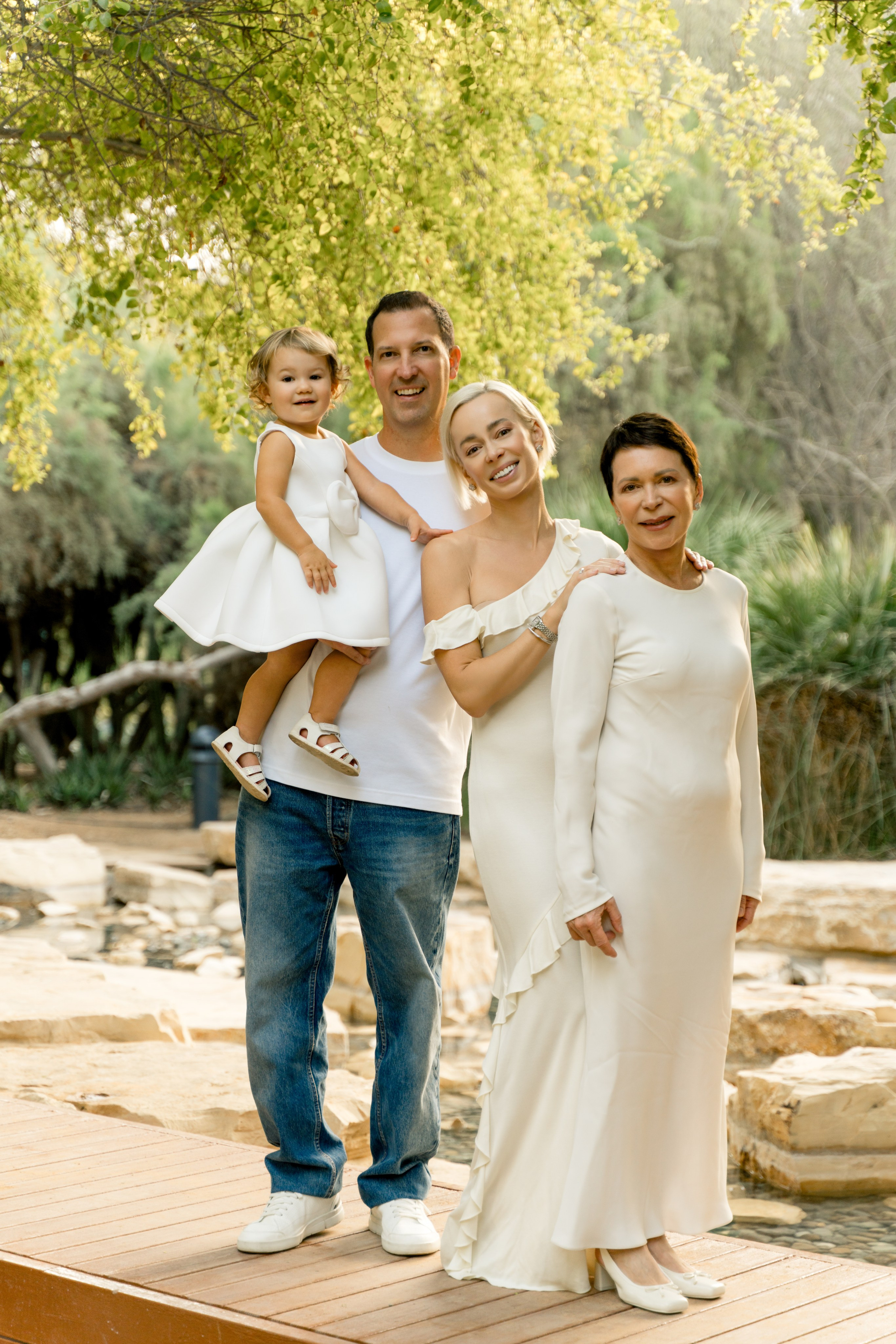 Family photoshoot in Abu Dhabi for residents and visitors