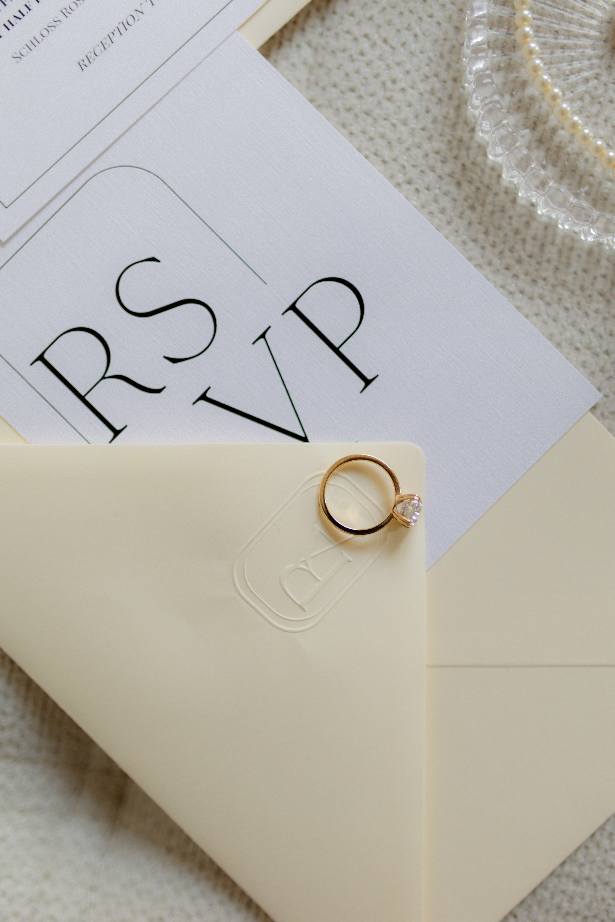 Elegant Castle Wedding in Austria | Alwin & Ruth’s Fairytale Celebration. Wedding photographer and videographer based in Timisoara, Romania