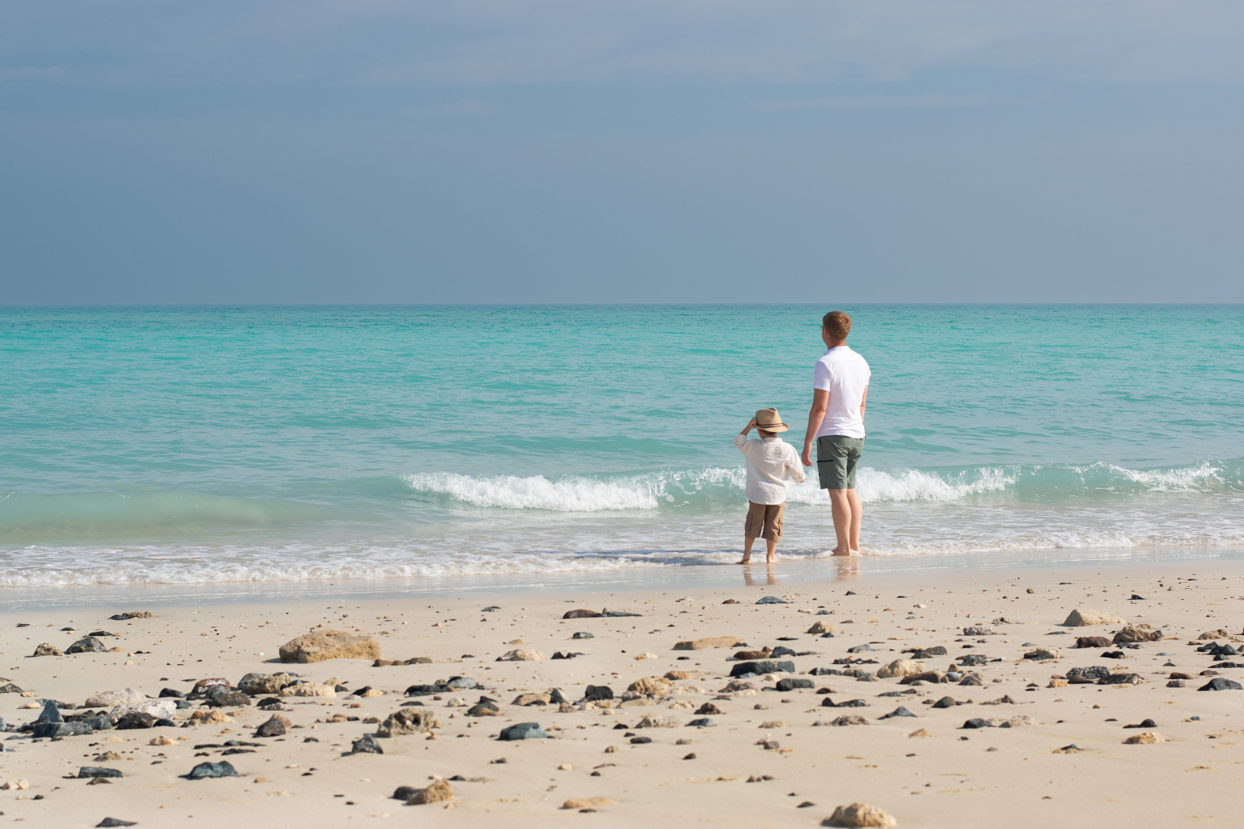 Best beach photoshoot Abu Dhabi, photo session by the sea, what to wear for a beach photoshoot, photography tips Abu Dhabi. Mariia Safronova is your photographer in Abu Dhabi and Dubai