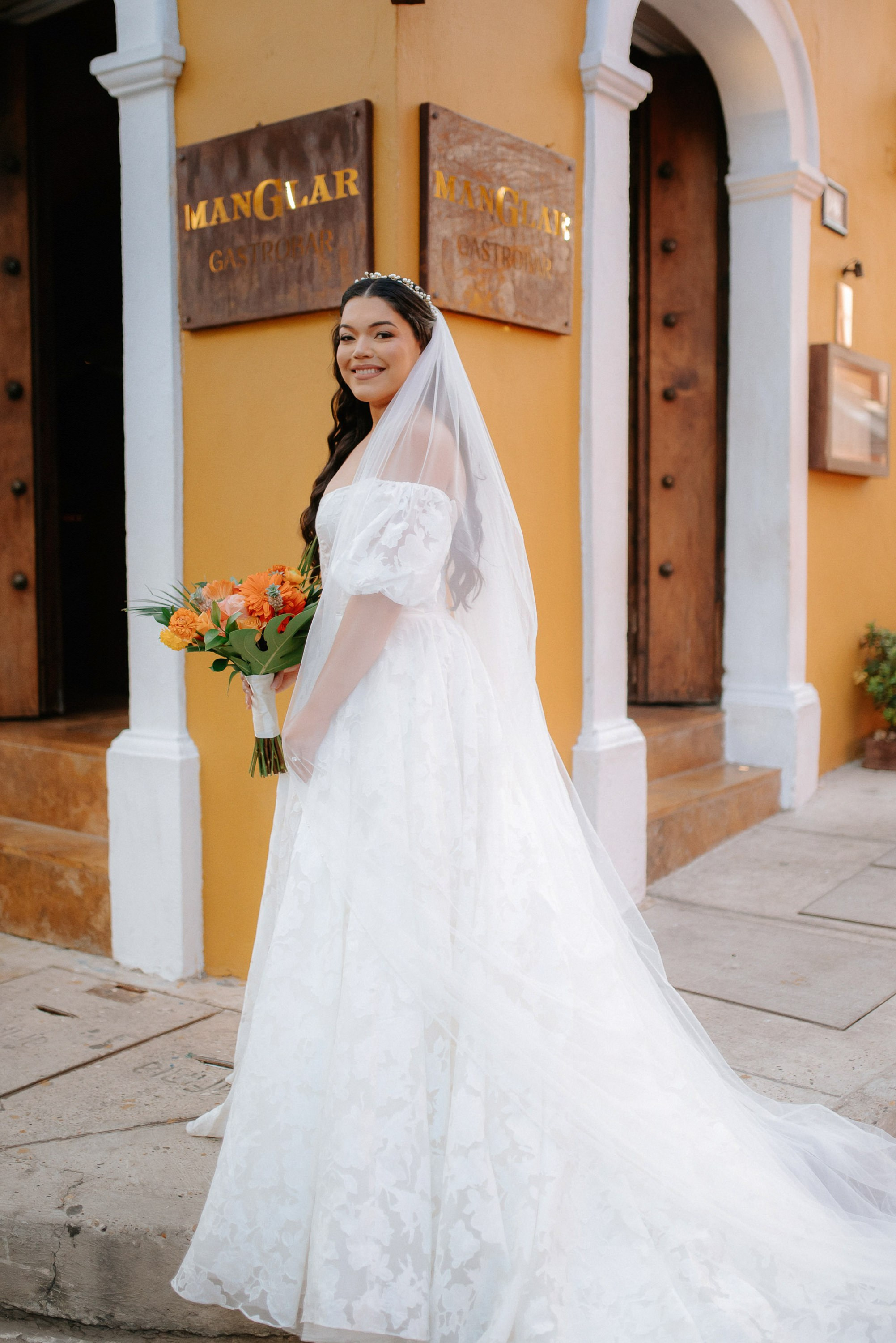 Cindy + Garrett | Destination Wedding Photos in Cartagena 2025 – César Vanegas Photography. César Vanegas Photography | Wedding & Travel Photographer | Cartagena, Colombia